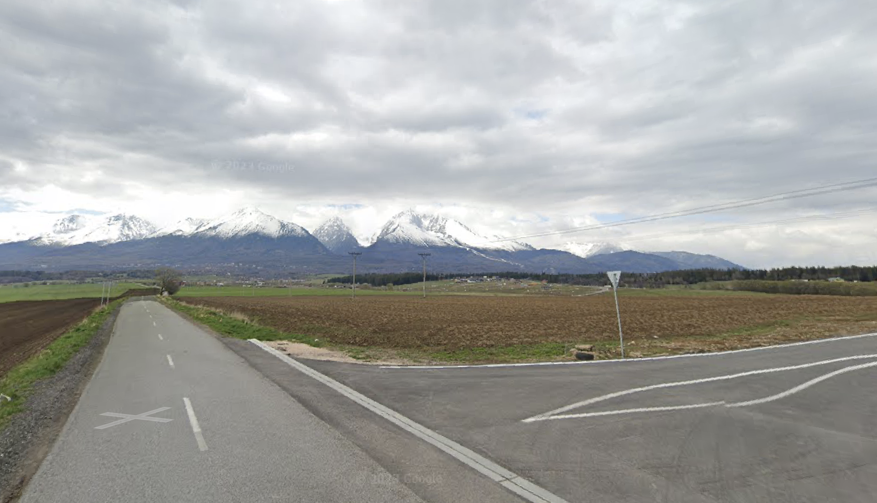 Pozemky za zvýhodnenú cenu s krásnym výhľadom pod Tatrami