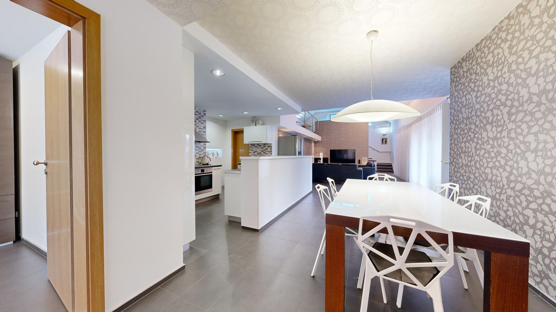 BÝVANIE PRE VIACČLENNÚ RODINU