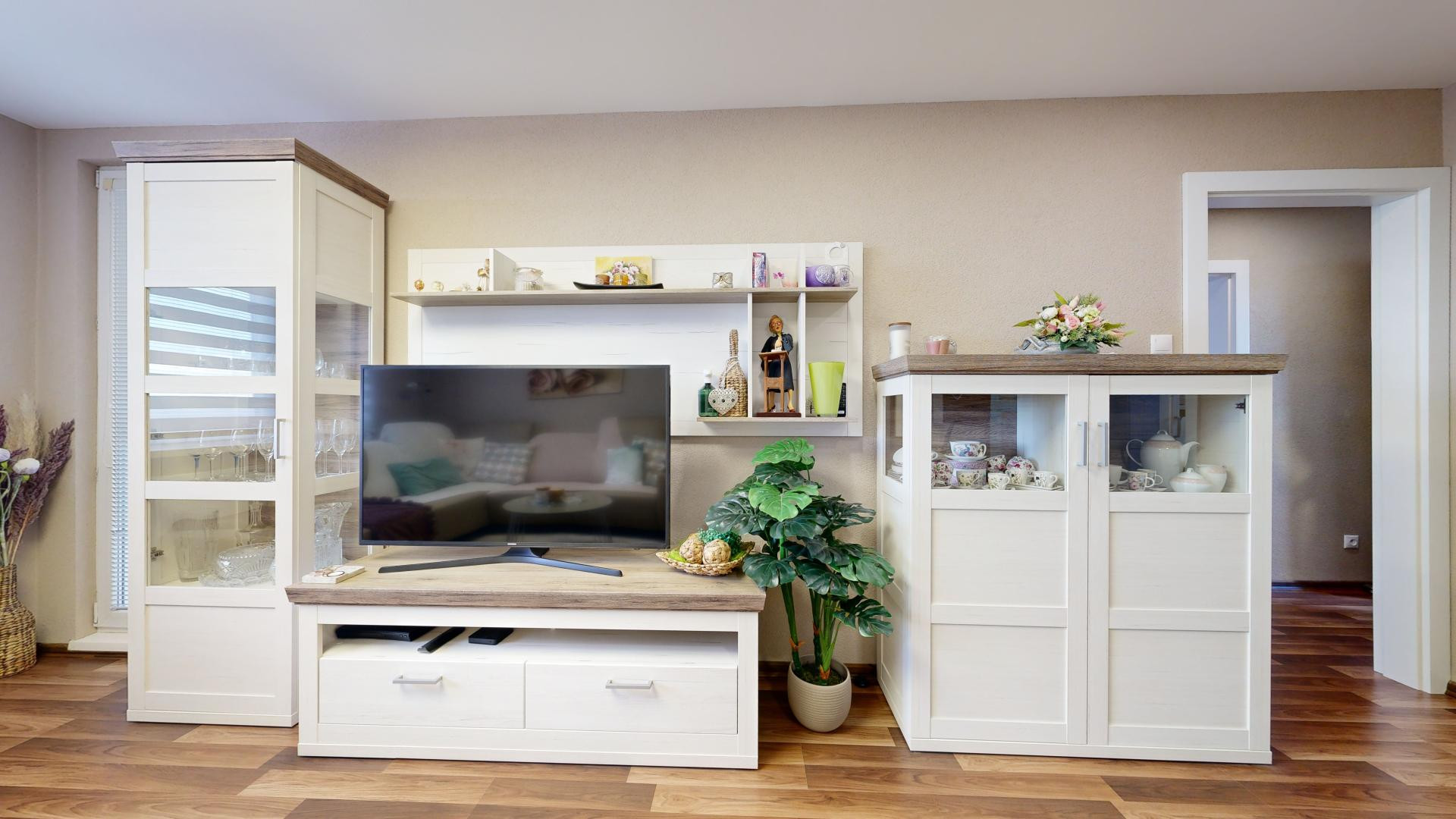 Veľmi pekný 3-izbový byt na sídlisku Družba v Trnave!! Kompletná rekonštrukcia!!