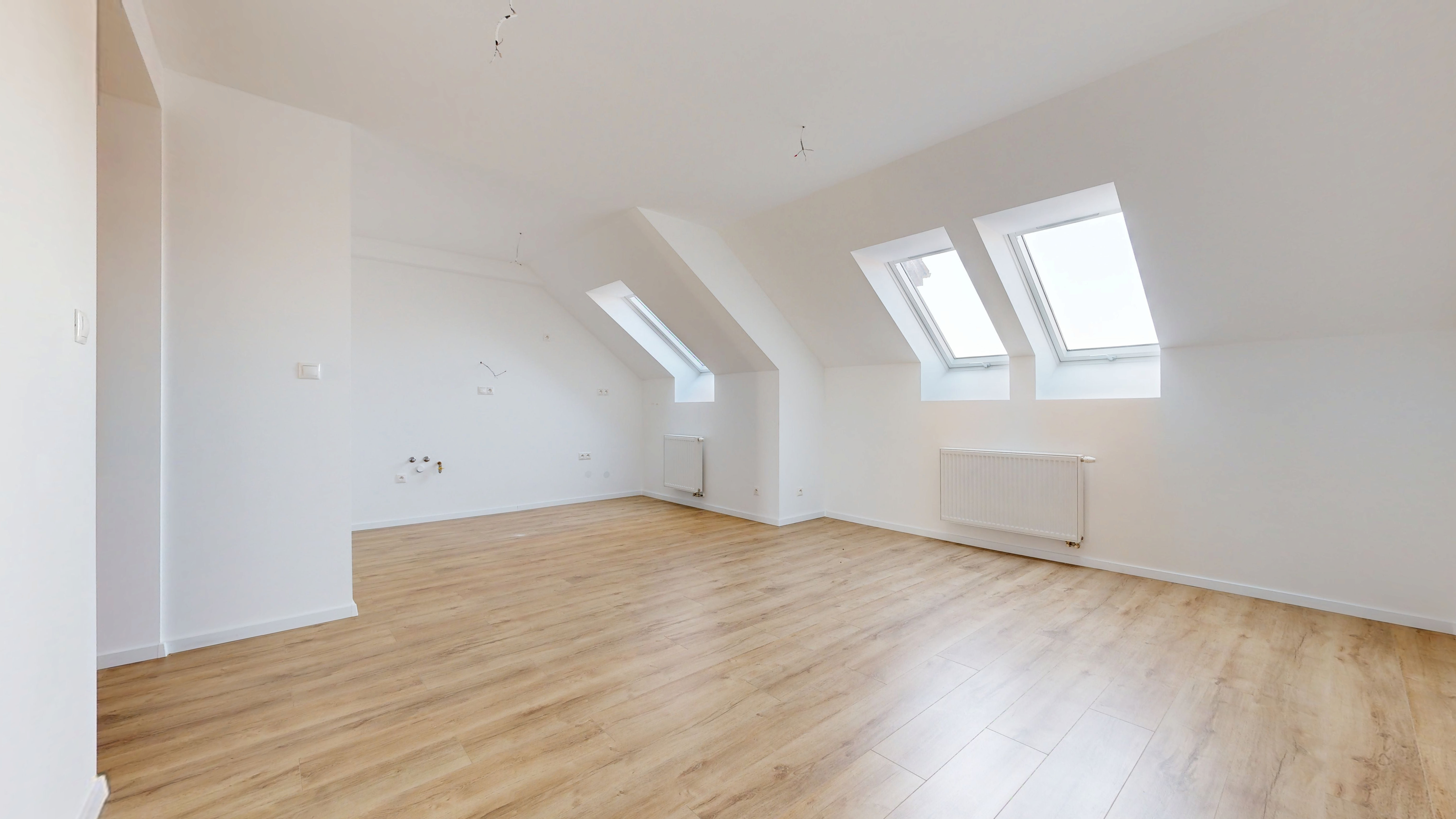 POLIANKY / B537 / Slnečný 2-izbový byt s loggiou