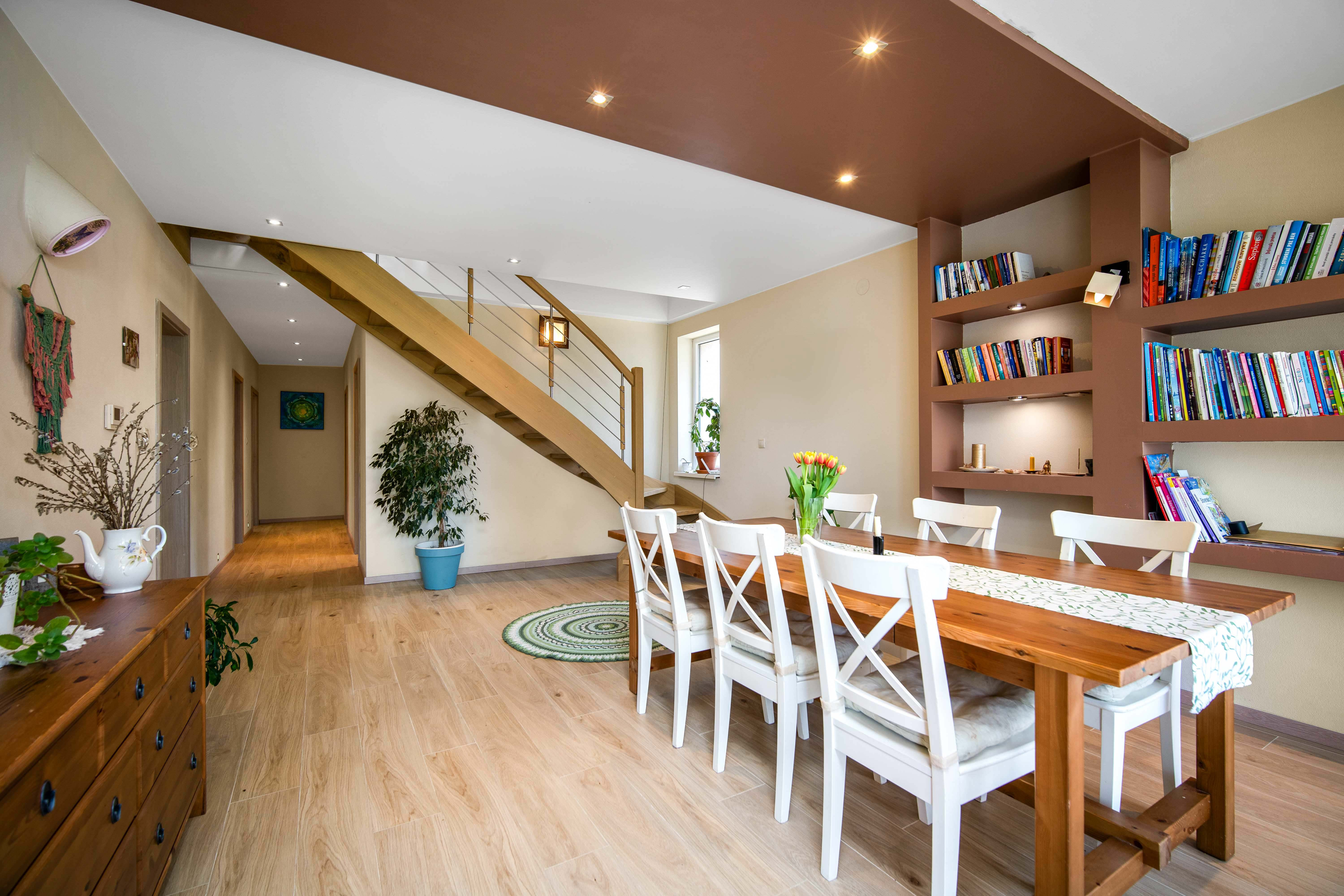 Moderný 6-izbový rodinný dom s veľkou záhradou, altánkom a bazénom – Dolné Orešany