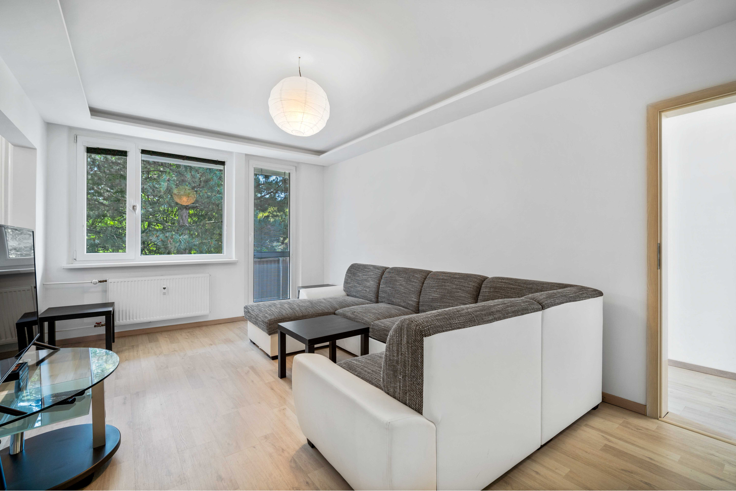 🏡 Rezrrvovane-4-izbový byt po rekonštrukcii na Brodskej ulici | Karlova Ves |