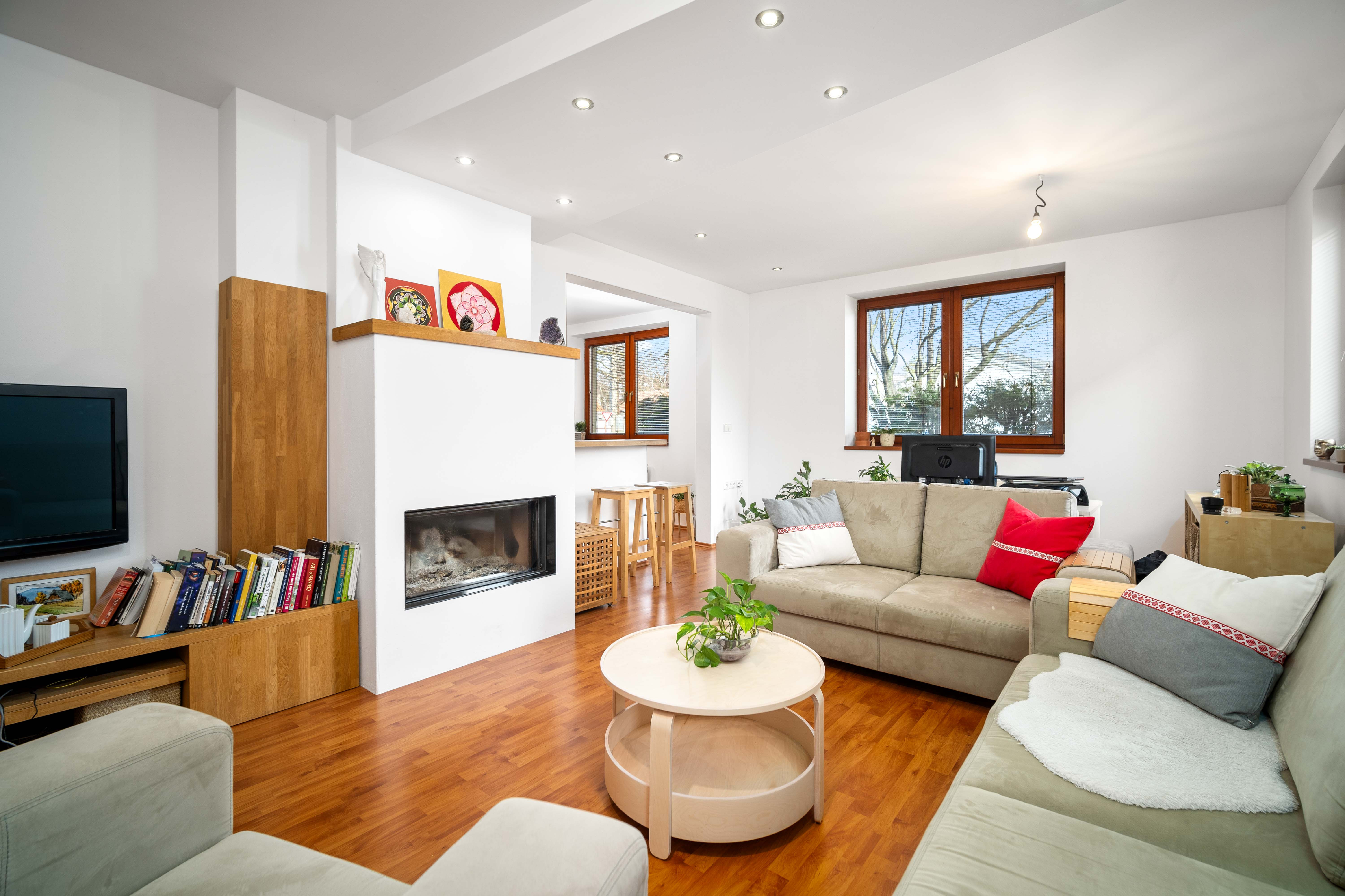 Pekný dvojpodlažný RD v Modranke so samostatnou bytovou jednotkou v prístavbe!!!