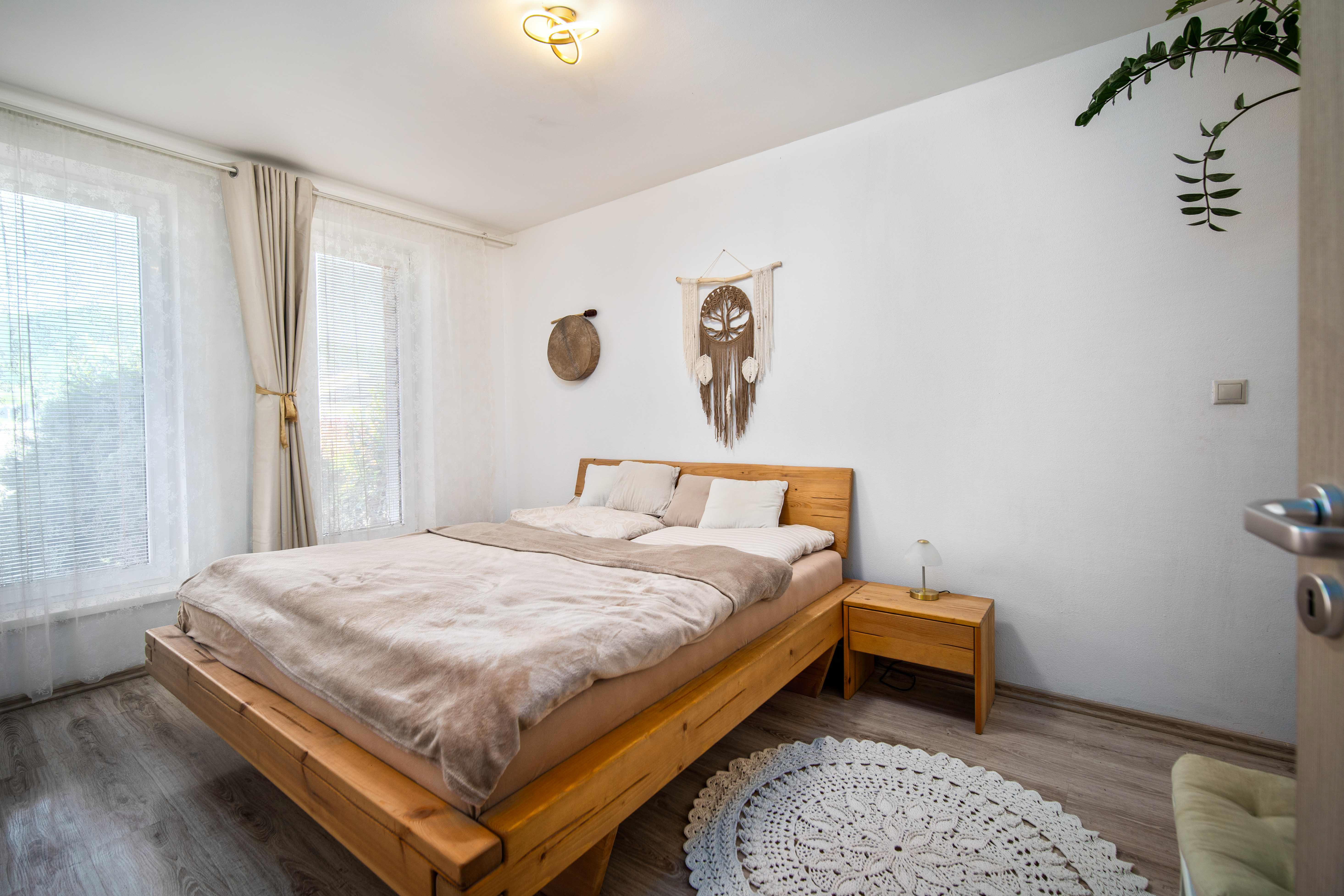 Moderný 6-izbový rodinný dom s veľkou záhradou, altánkom a bazénom – Dolné Orešany