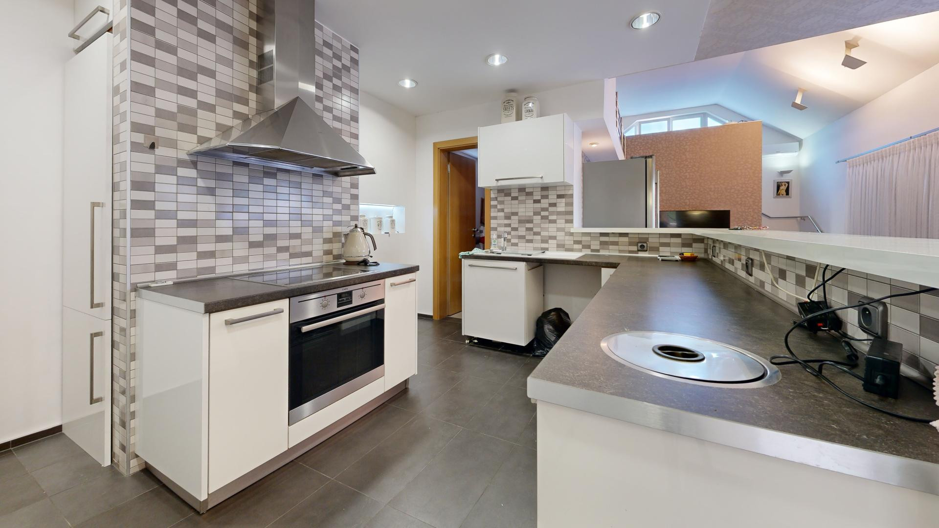 !NA PREDAJ! VEĽKÝ RODINNÝ DOM SENICA