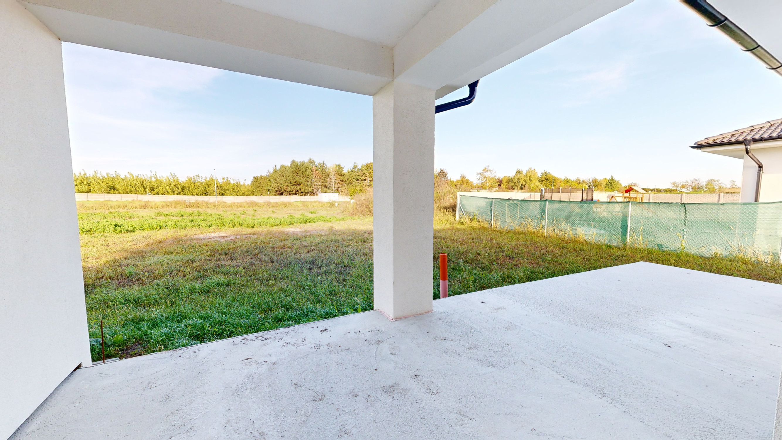 NOVOSTAVBY NOVÉ ZÁMKY - Pekné 4.izb.rodinné domy typu bungalov