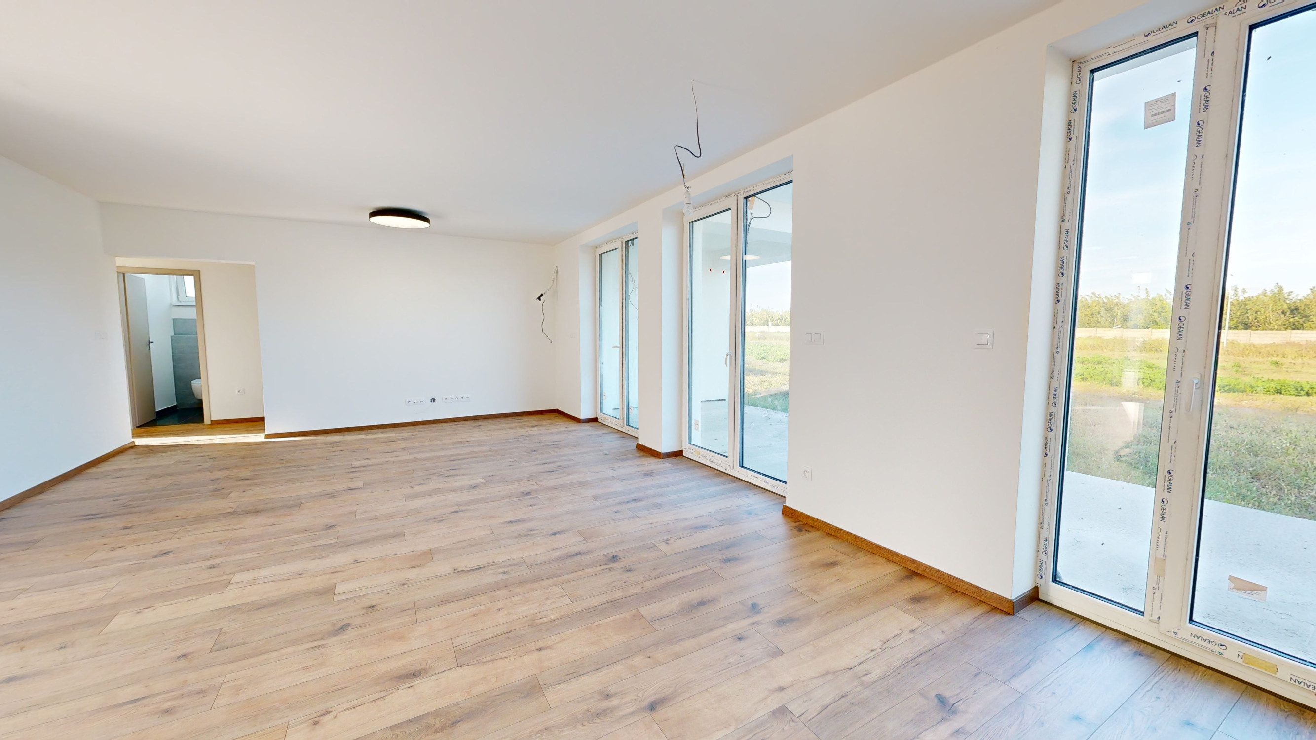 NOVOSTAVBY NOVÉ ZÁMKY - Pekné 4.izb.rodinné domy typu bungalov