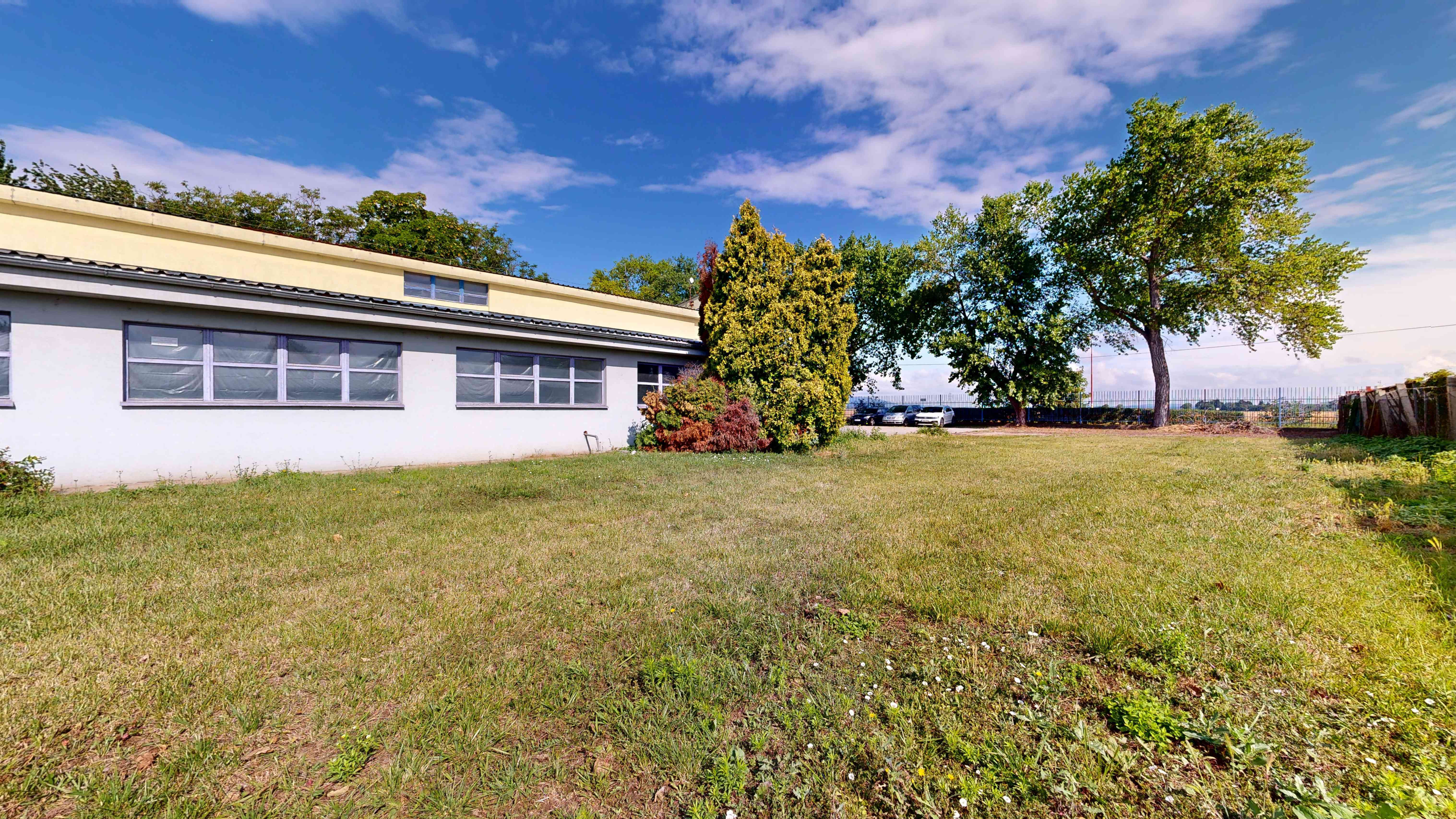 🏭 Na predaj priemyselná hala na okraji mesta Trnava – pozemok 2 500 m²