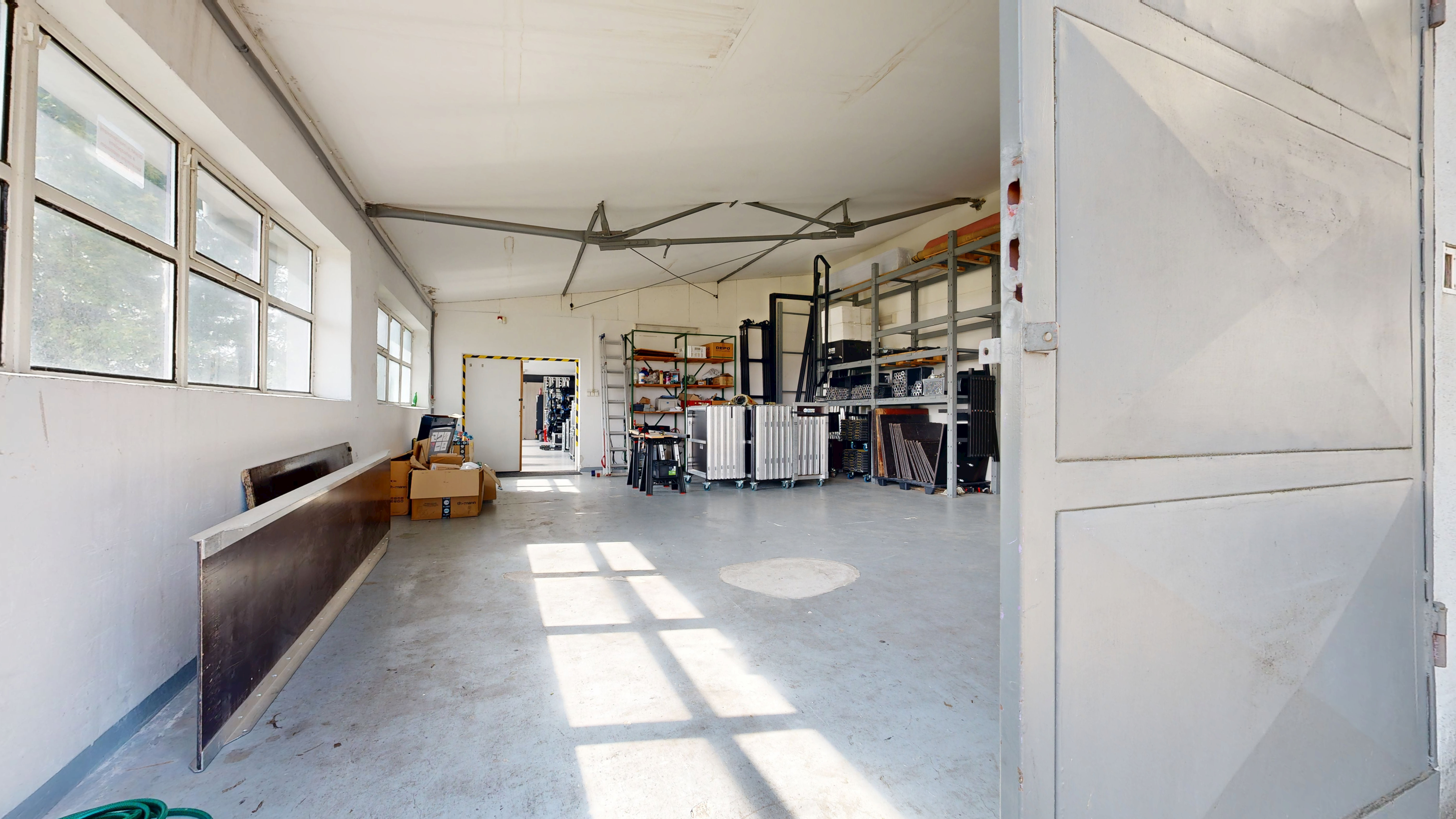 🏭 Na predaj priemyselná hala na okraji mesta Trnava – pozemok 2 500 m²