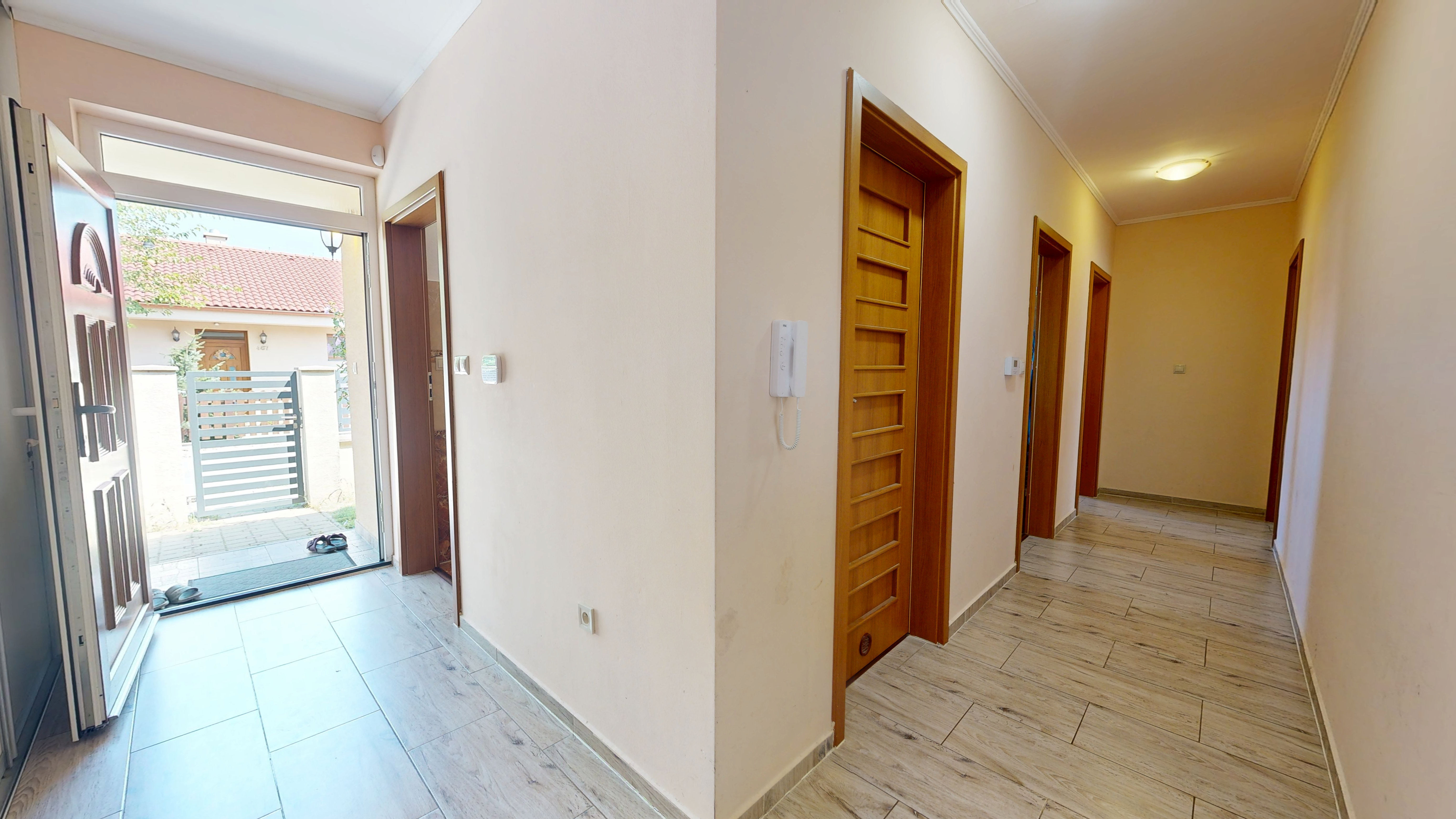 Na predaj 4-izbový bungalov s garážou a krytou terasou – Hrubý Šúr