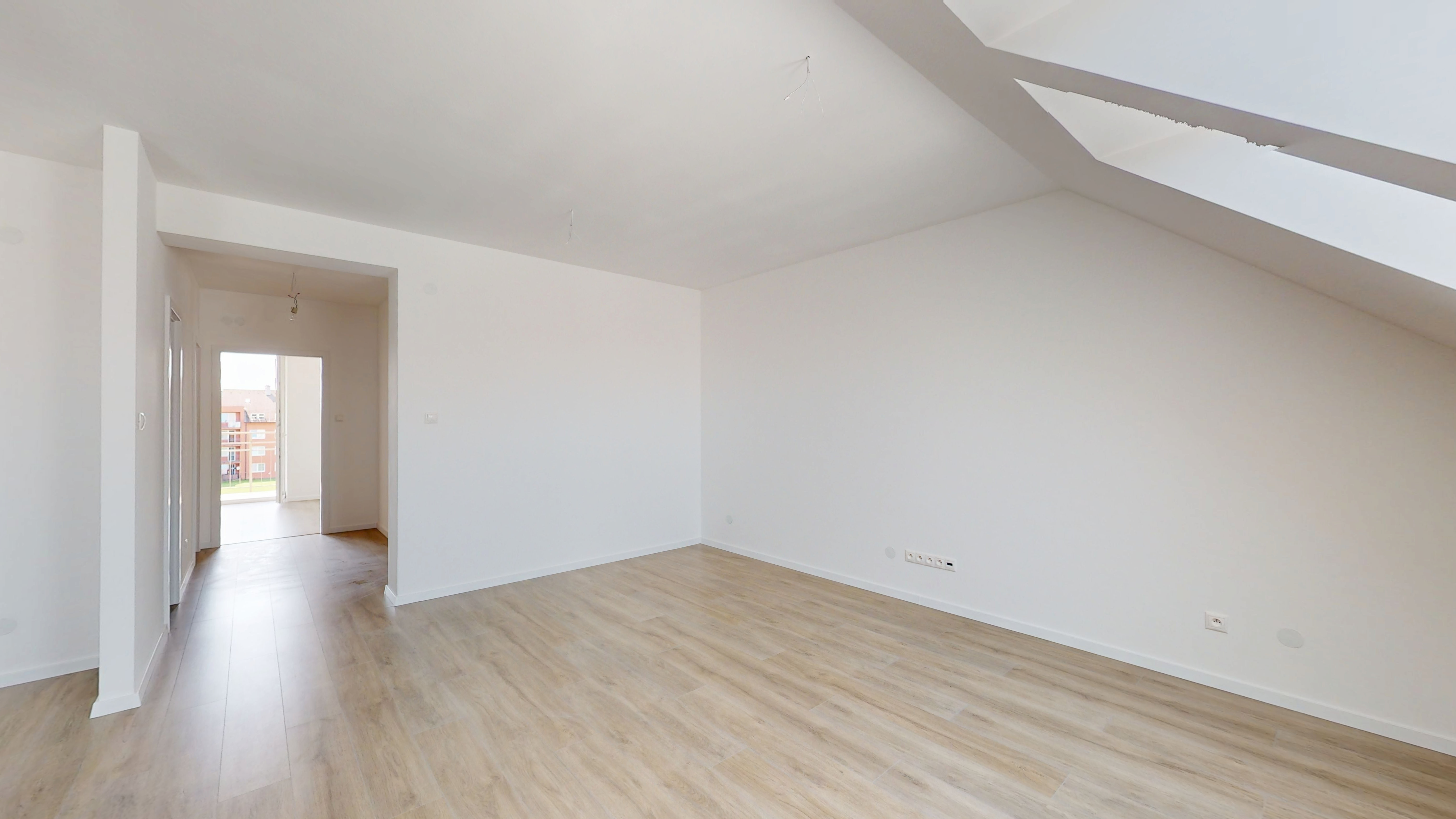 Polianky / B6412 / 2-izbový byt s loggiou