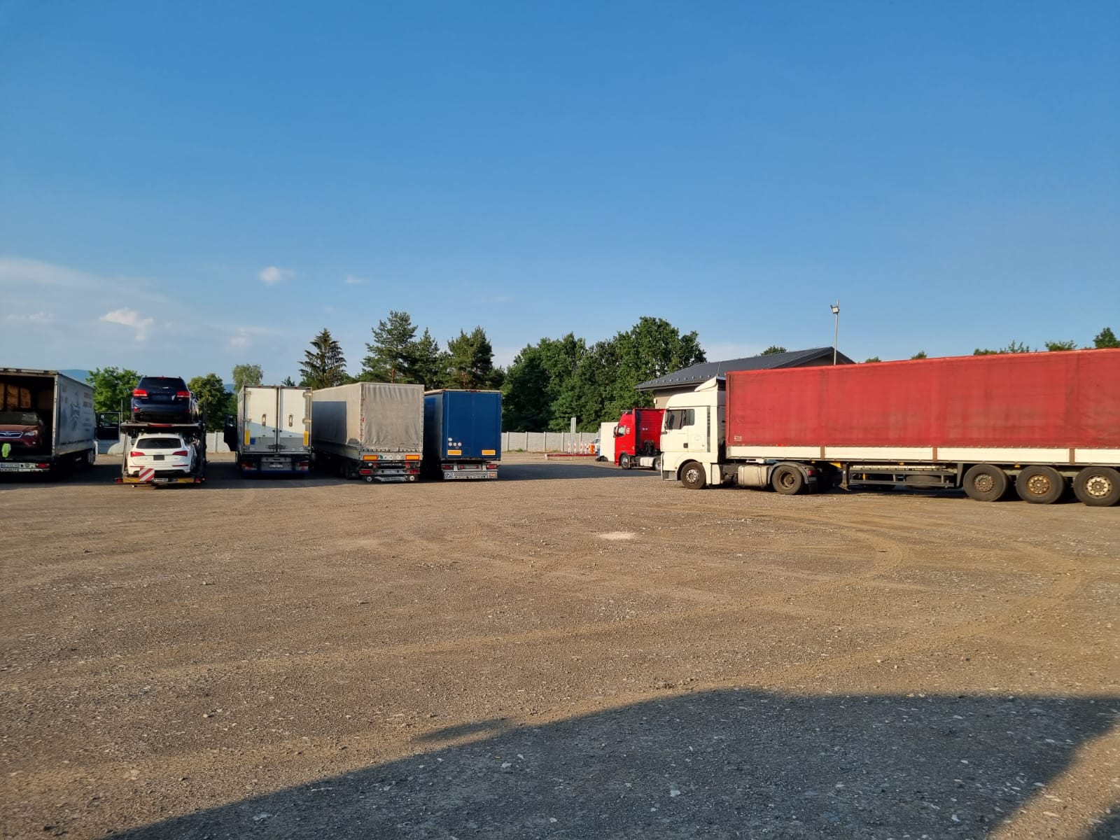 Na predaj funkčný areál pre kamióny vo Vyšnom Nemeckom – výborná poloha pri hranici