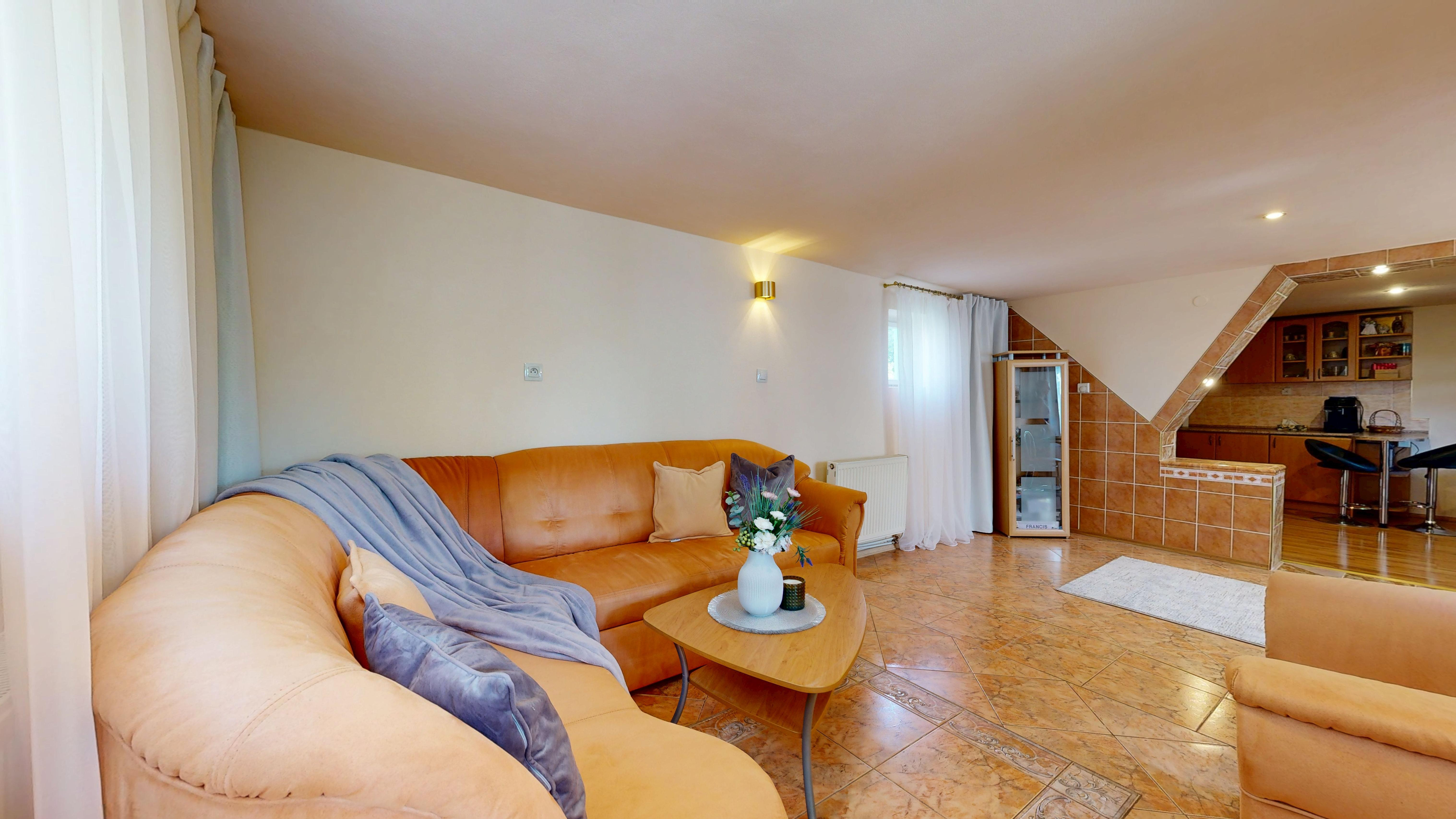 !!NA PREDAJ!! TEHLOVÝ RODINNÝ DOM V OBCI CÍFER