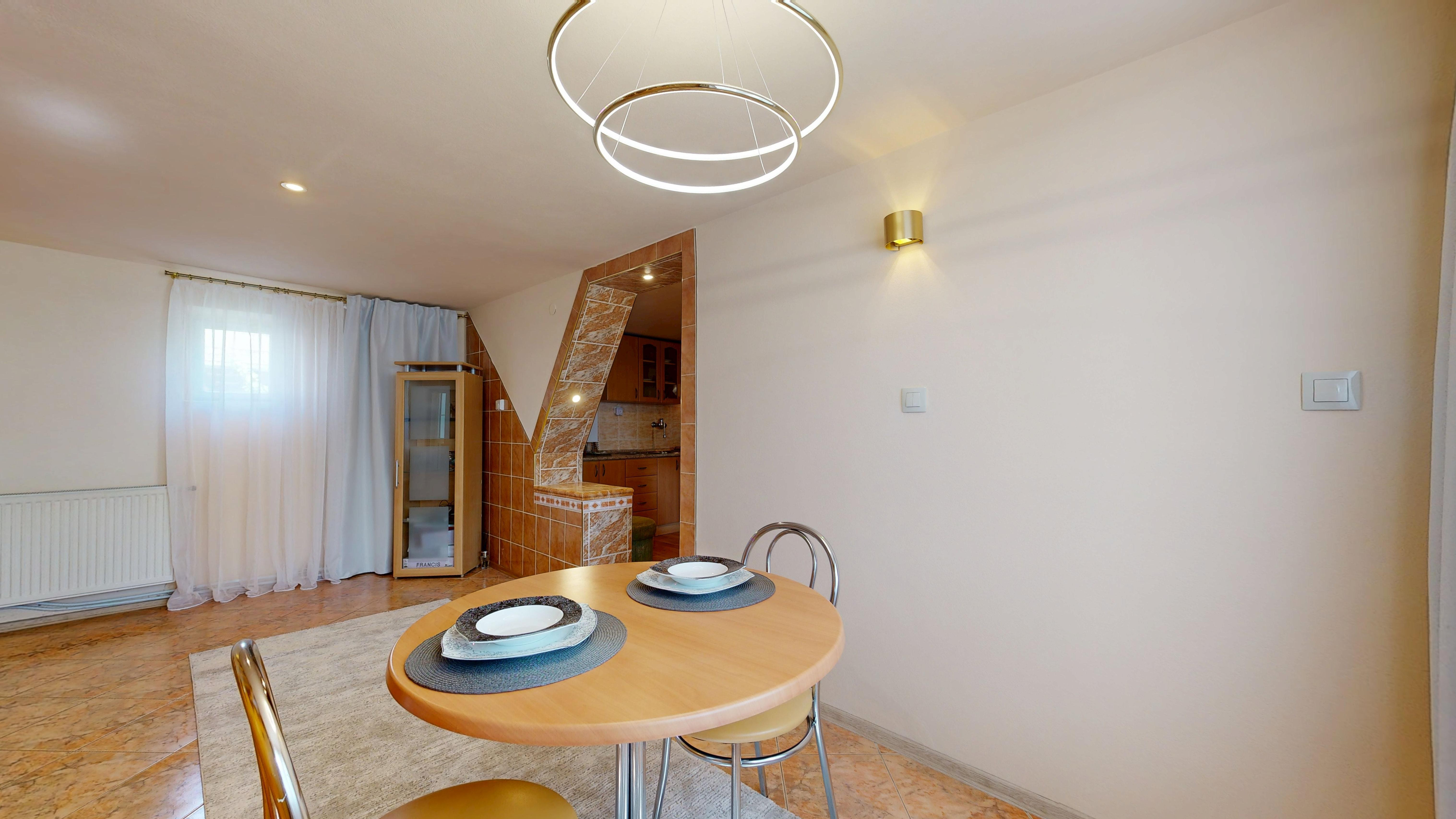 !!NA PREDAJ!! TEHLOVÝ RODINNÝ DOM V OBCI CÍFER