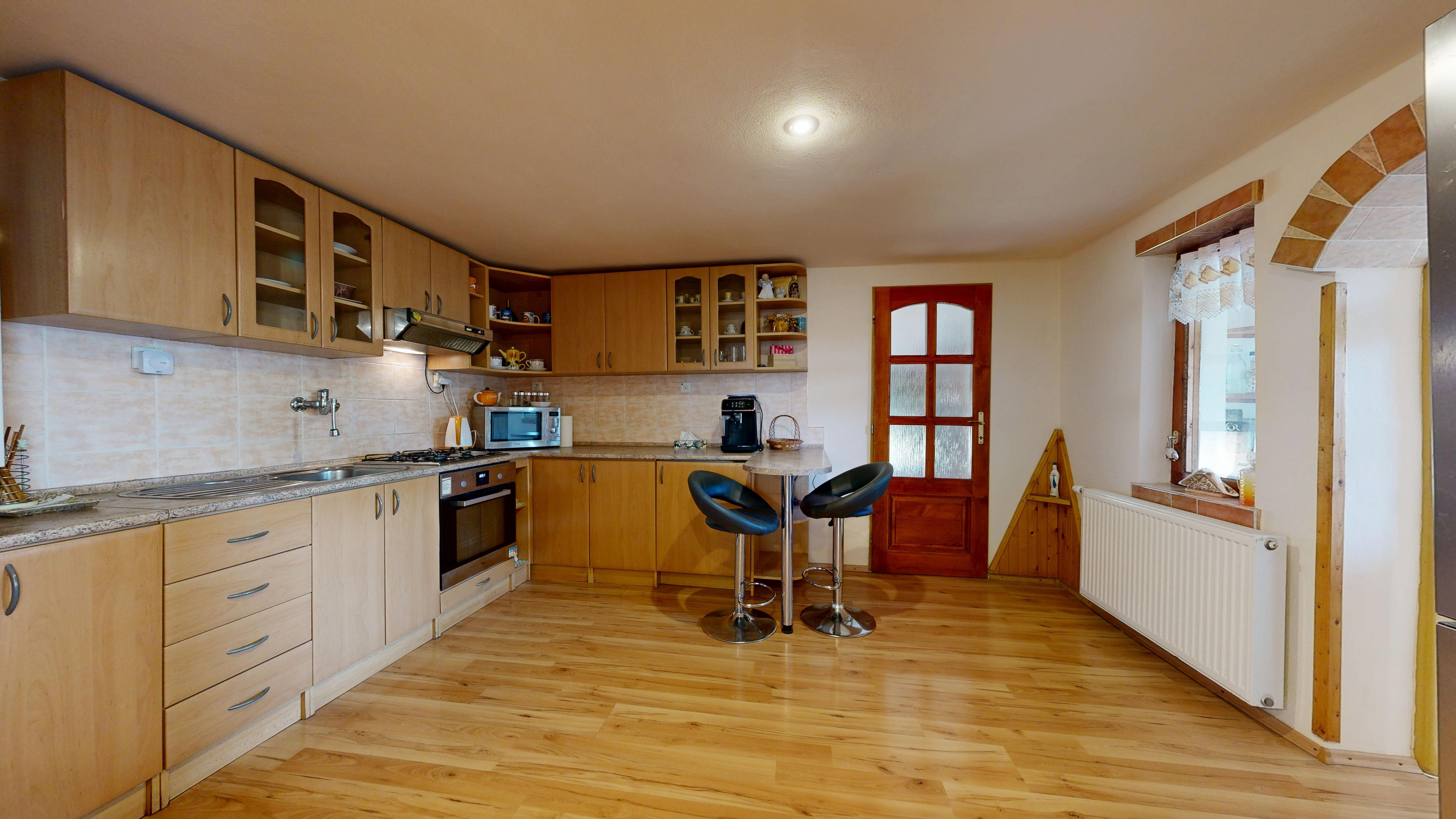 !!NA PREDAJ!! TEHLOVÝ RODINNÝ DOM V OBCI CÍFER