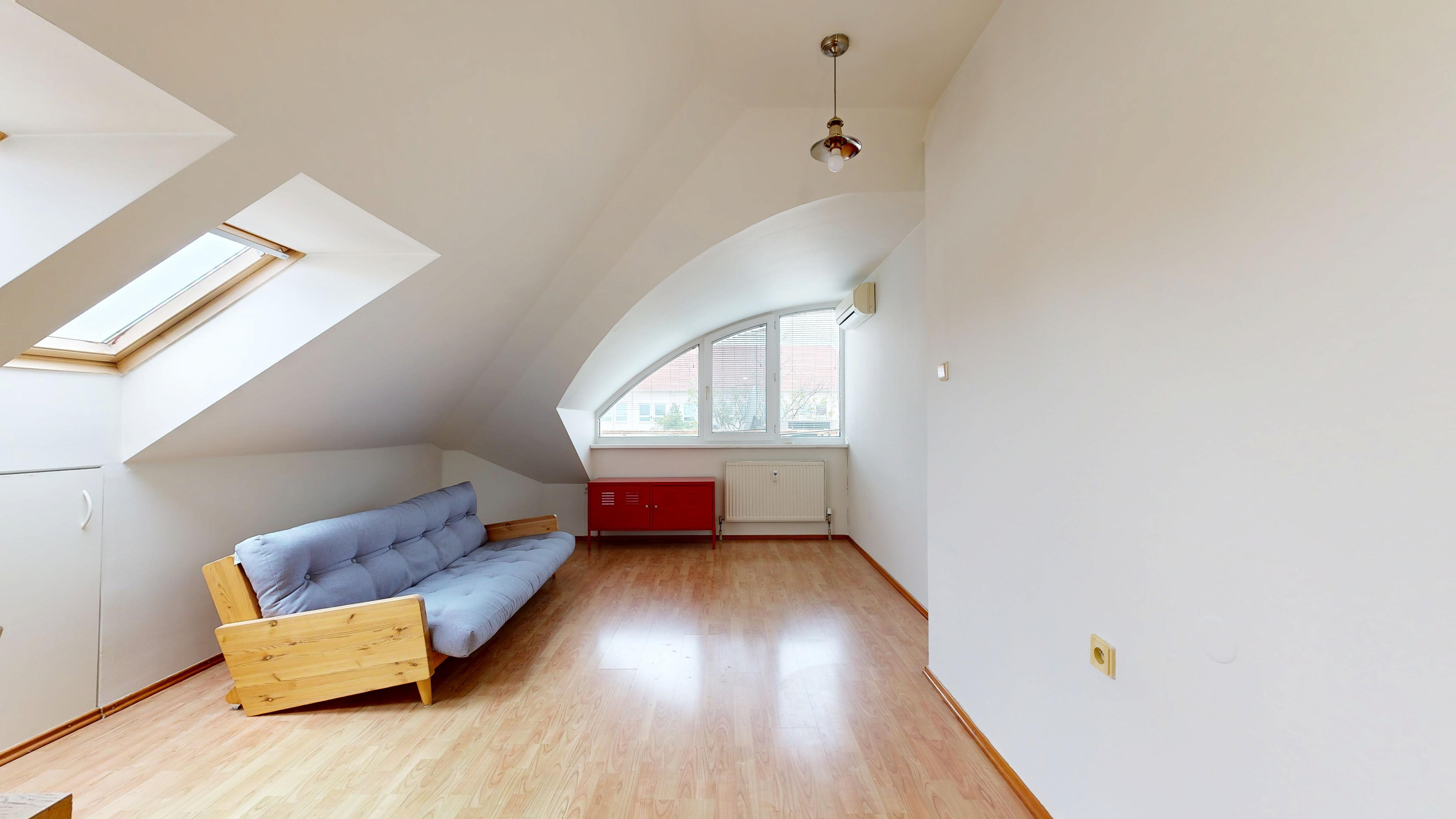 REZERVOVANÉ! 2 IZBOVÝ BYT - ŠTUDENTSKÁ - TRNAVA