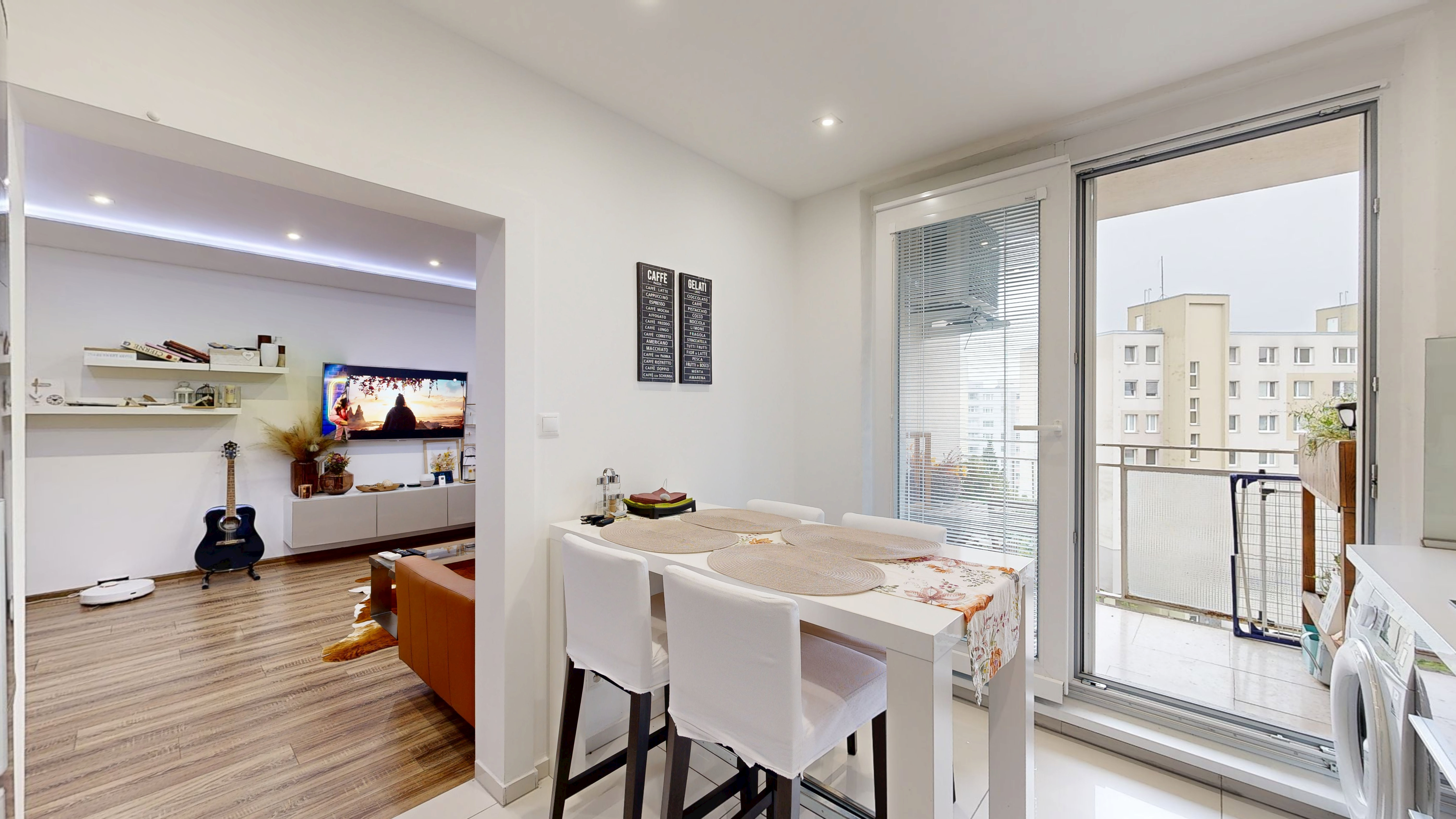 REZERVOVANÉ! Pekný 3-izbový byt po kompletnej rekonštrukcii a super výmerou! Na Hlinách!