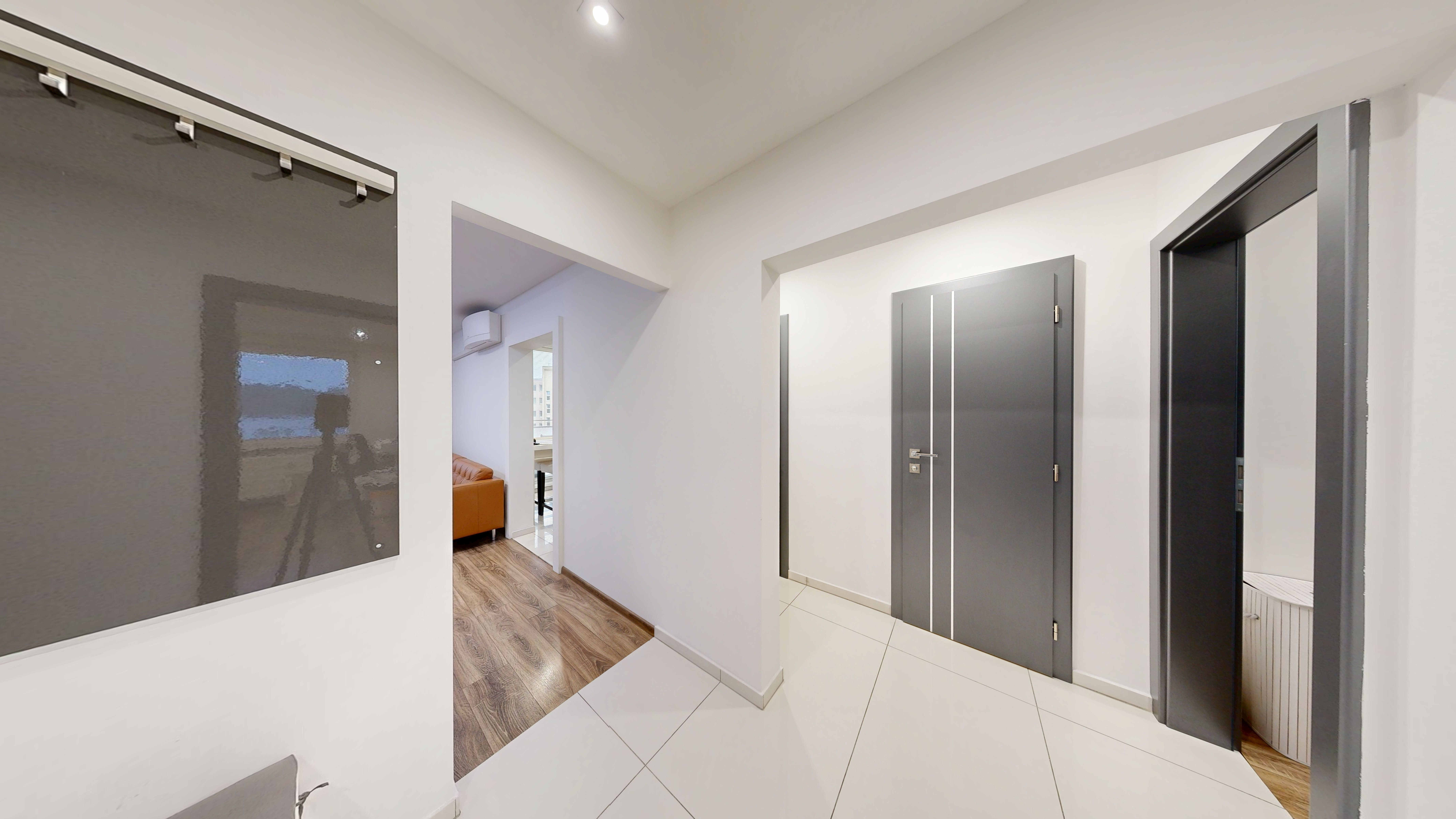 REZERVOVANÉ! Pekný 3-izbový byt po kompletnej rekonštrukcii a super výmerou! Na Hlinách!