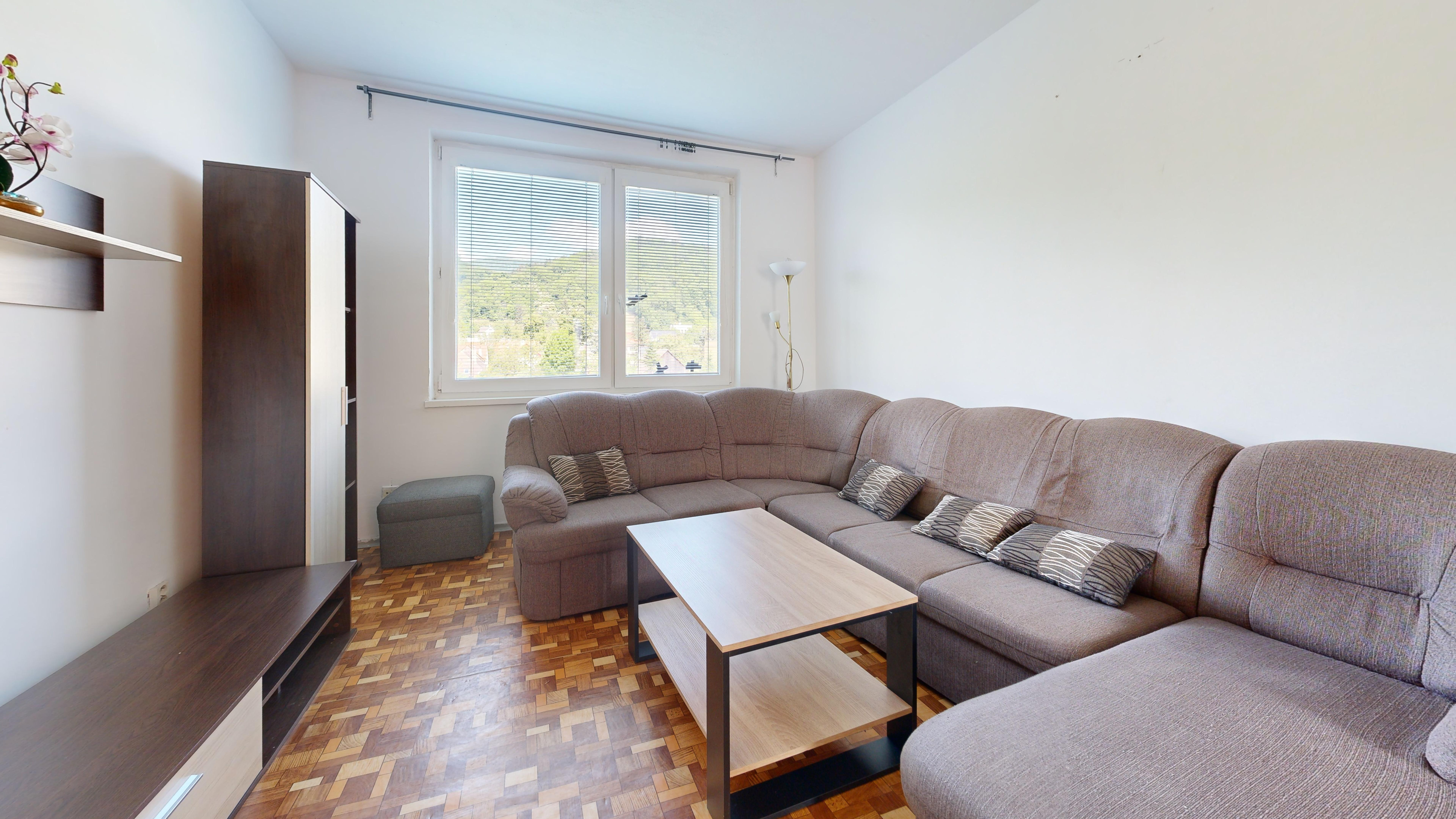 NA PREDAJ 3 IZBOVÝ BYT - KOMENSKÉHO, SMOLENICE