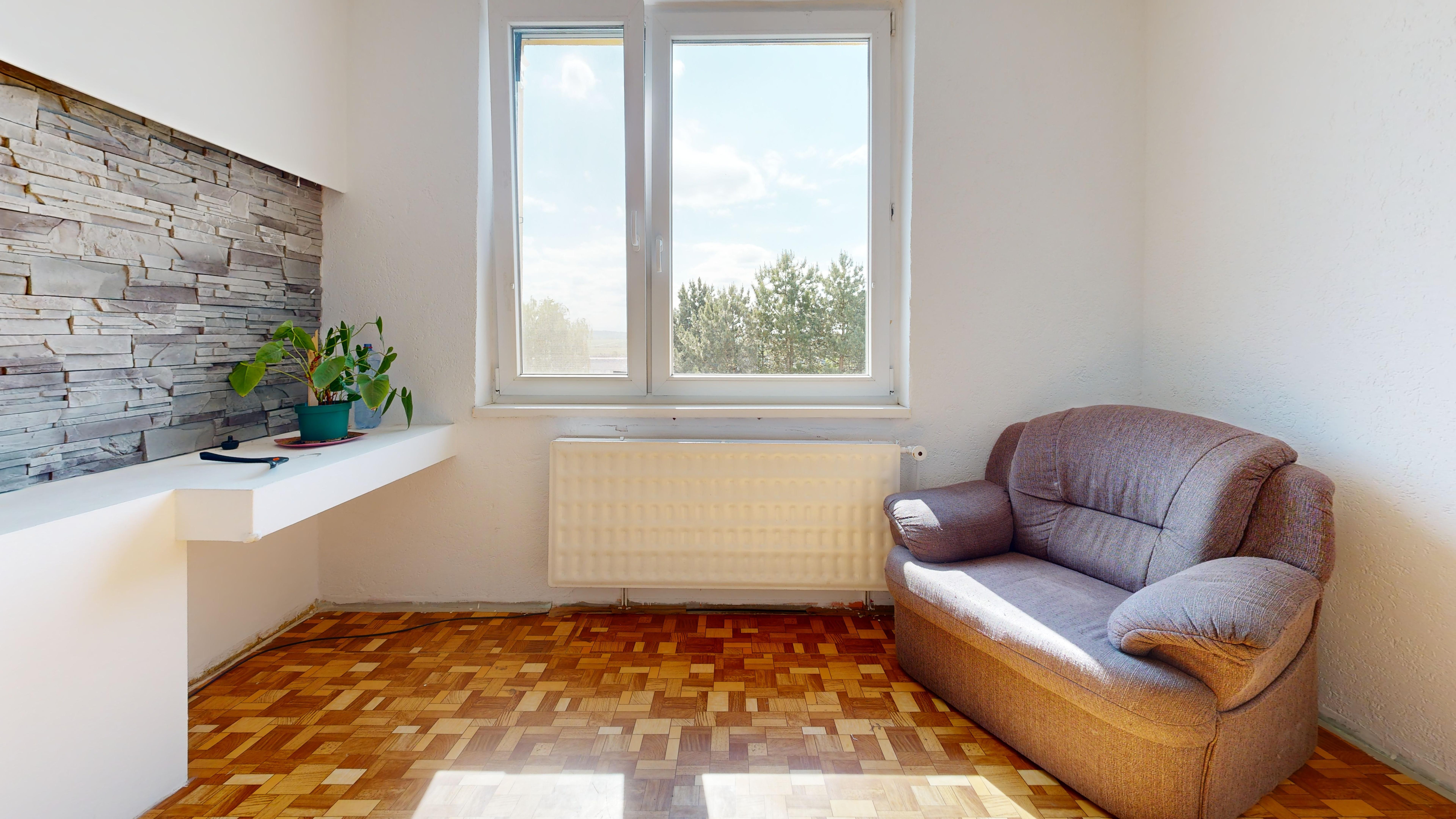 NA PREDAJ 3 IZBOVÝ BYT - KOMENSKÉHO, SMOLENICE