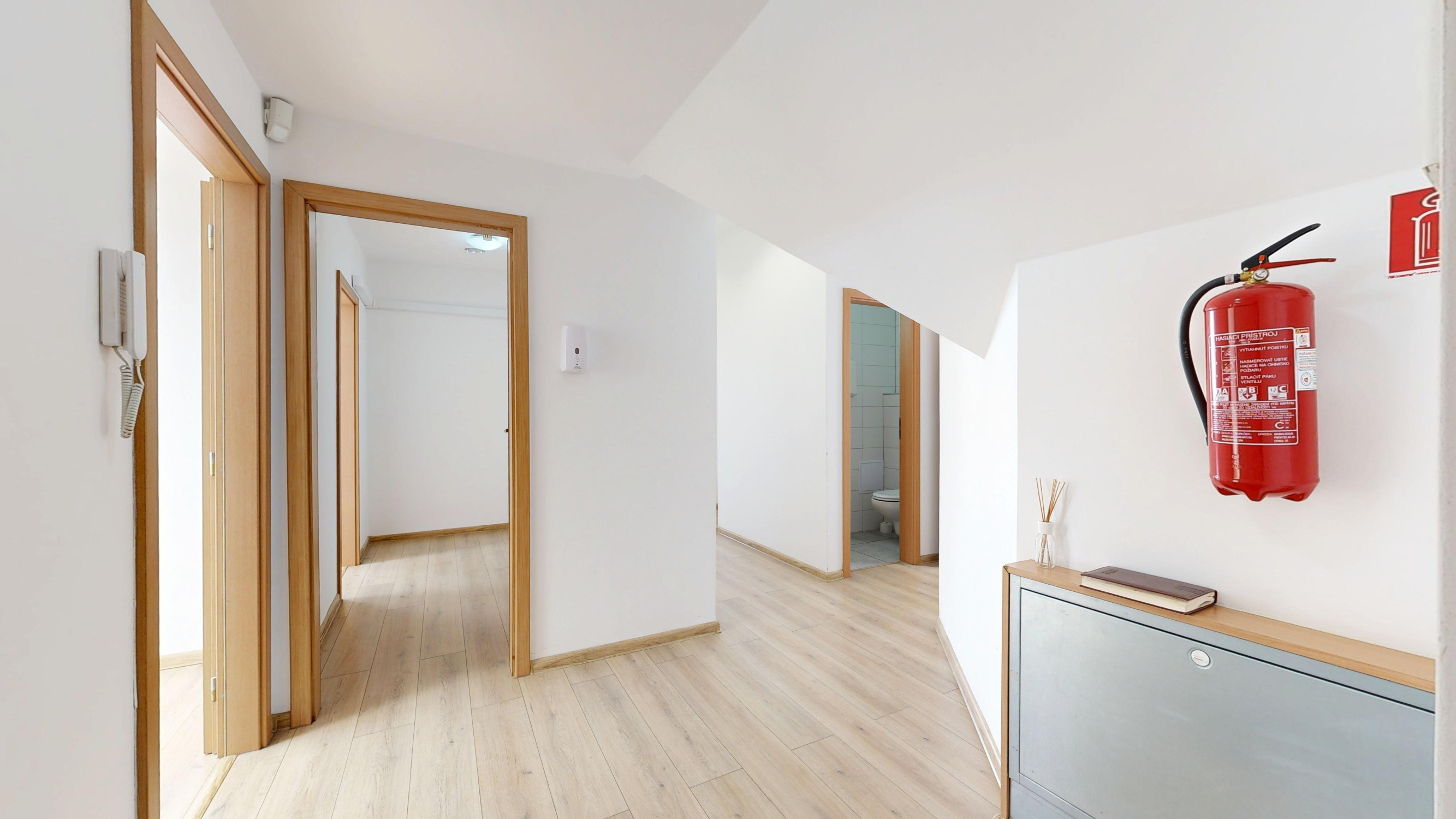 NA PREDAJ priestor v centre Trnavy  – Halenárska ulica