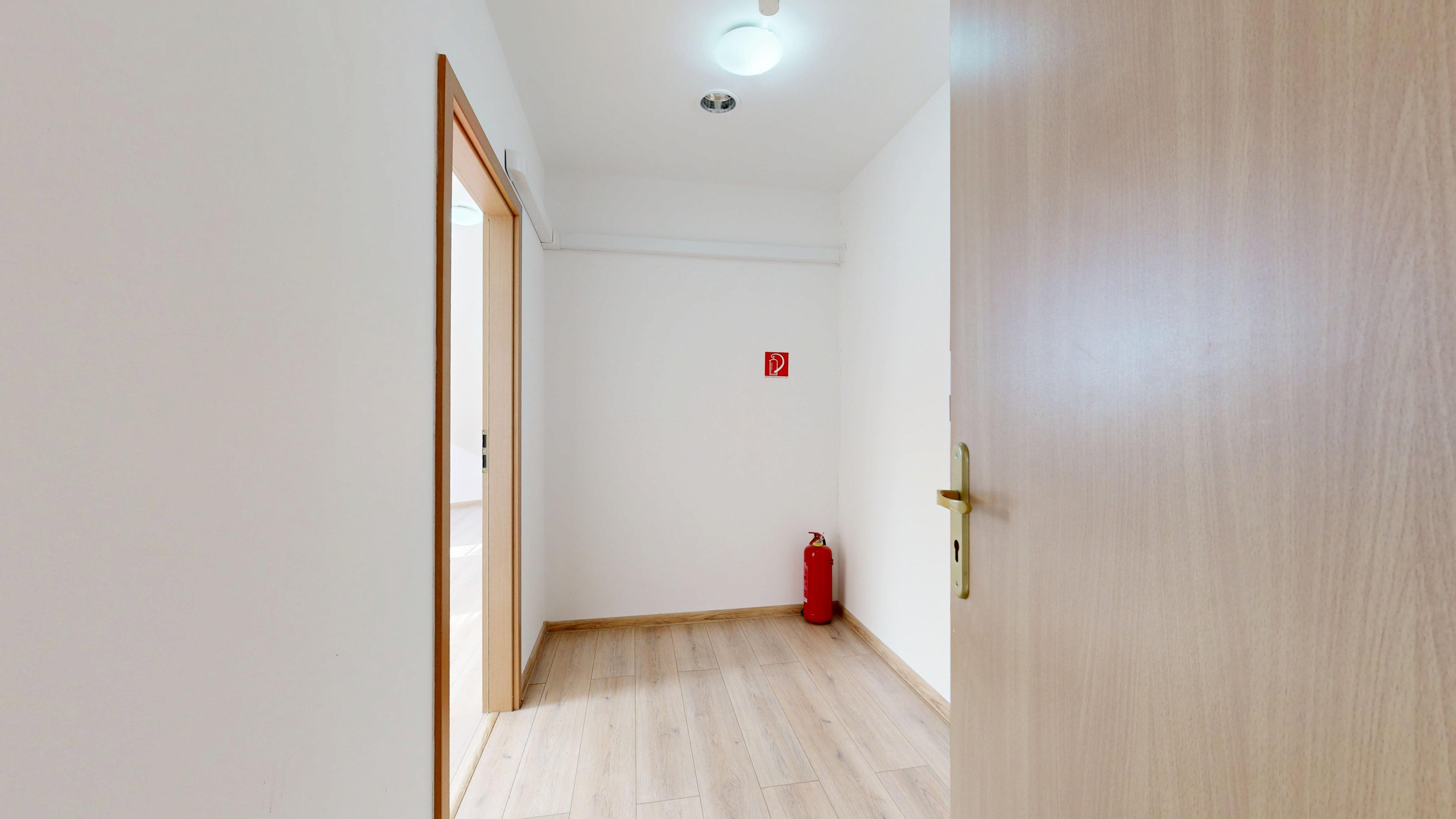 NA PREDAJ priestor v centre Trnavy  – Halenárska ulica