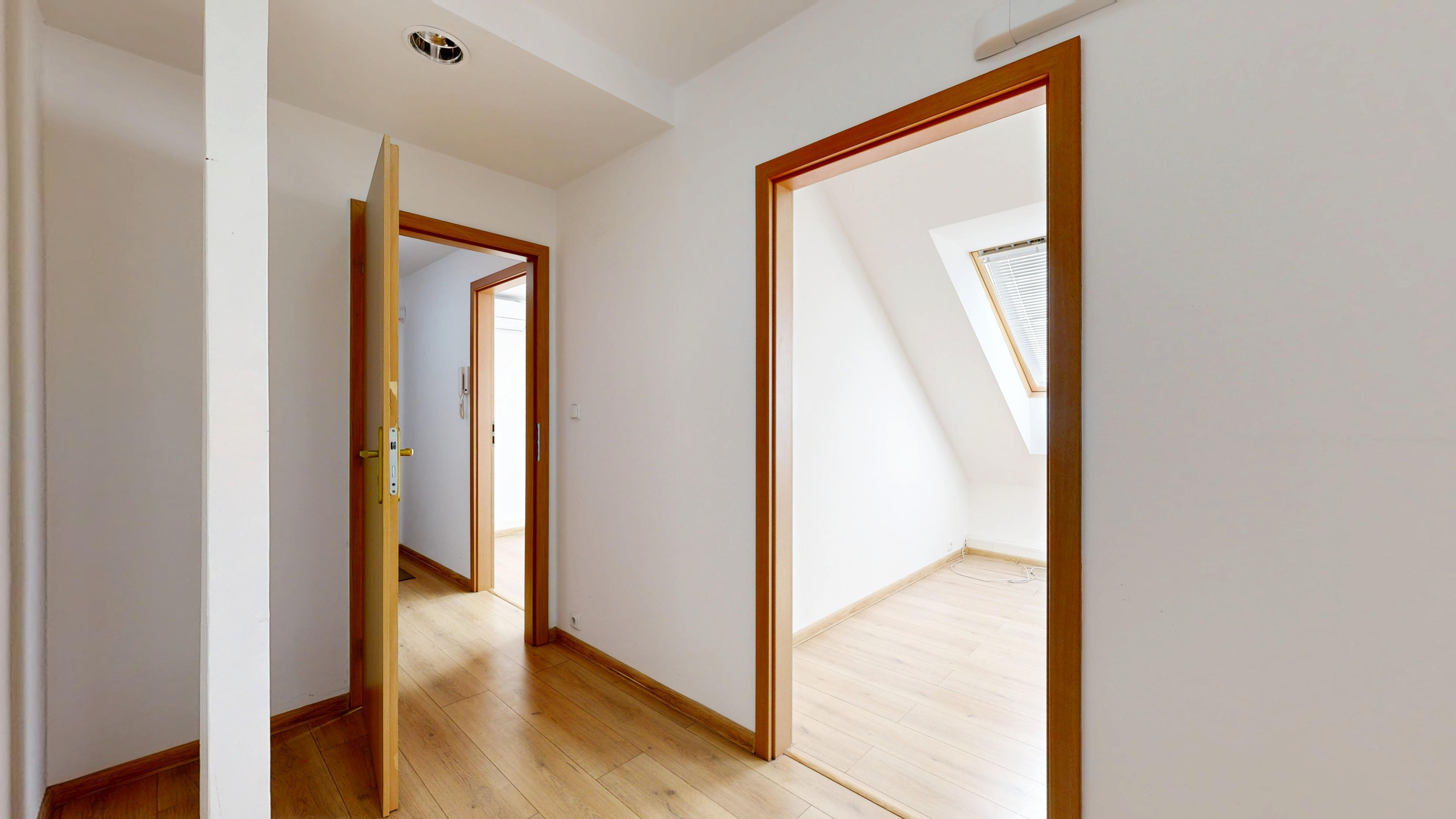 NA PREDAJ priestor v centre Trnavy  – Halenárska ulica