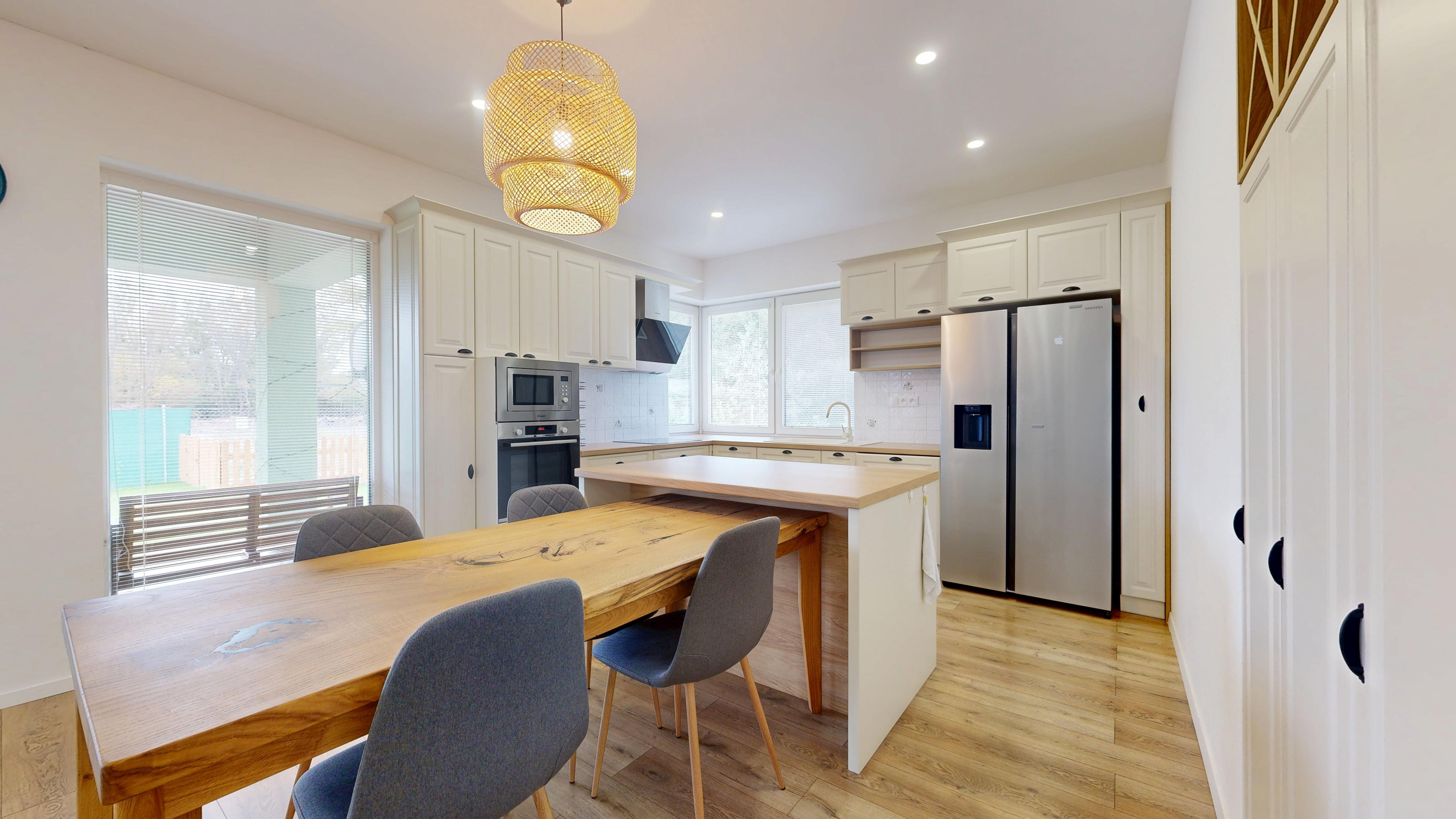 REZERVOVANÉ!! Moderný 4-izbový rodinný dom v tichej lokalite