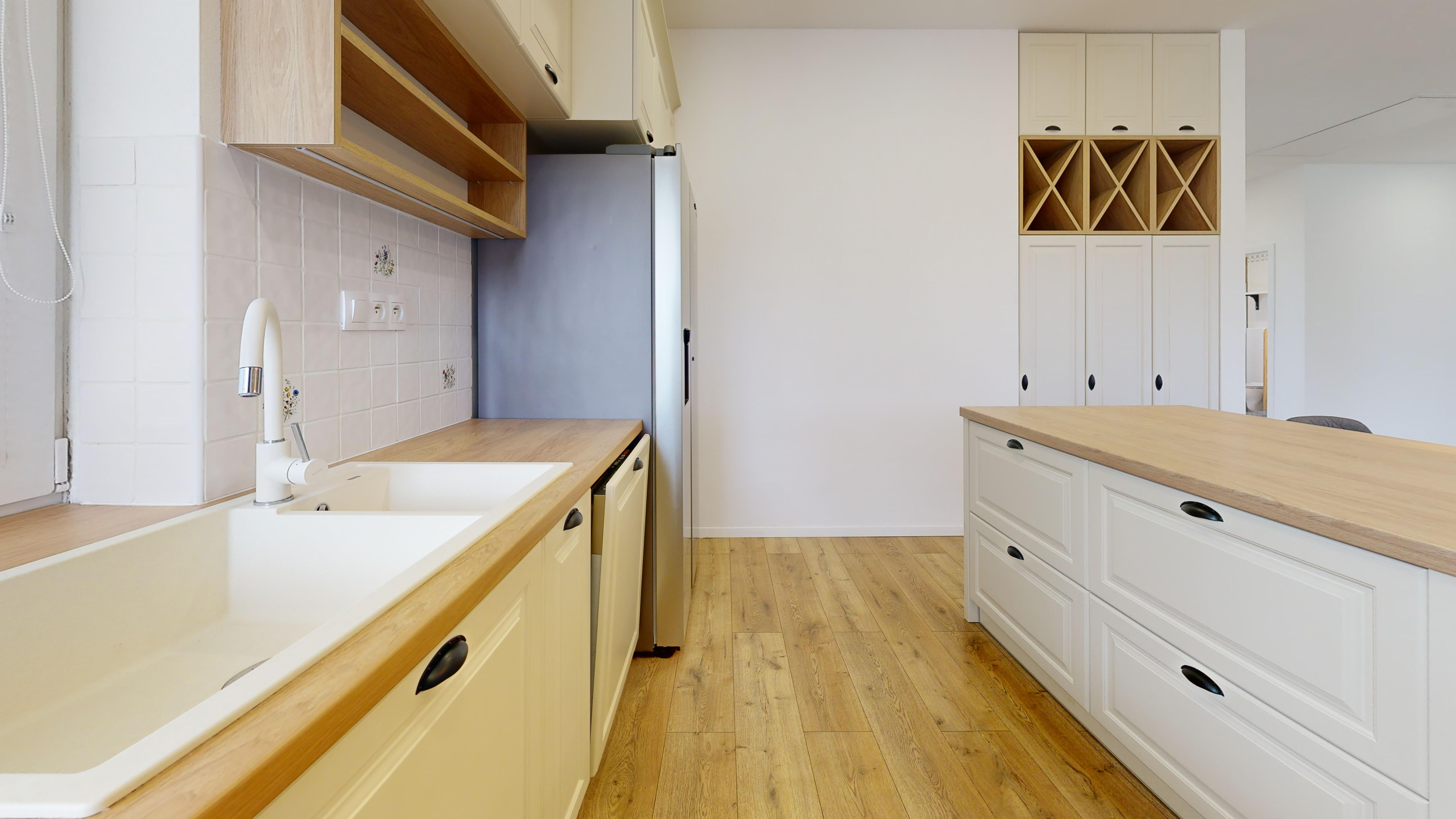 REZERVOVANÉ!! Moderný 4-izbový rodinný dom v tichej lokalite