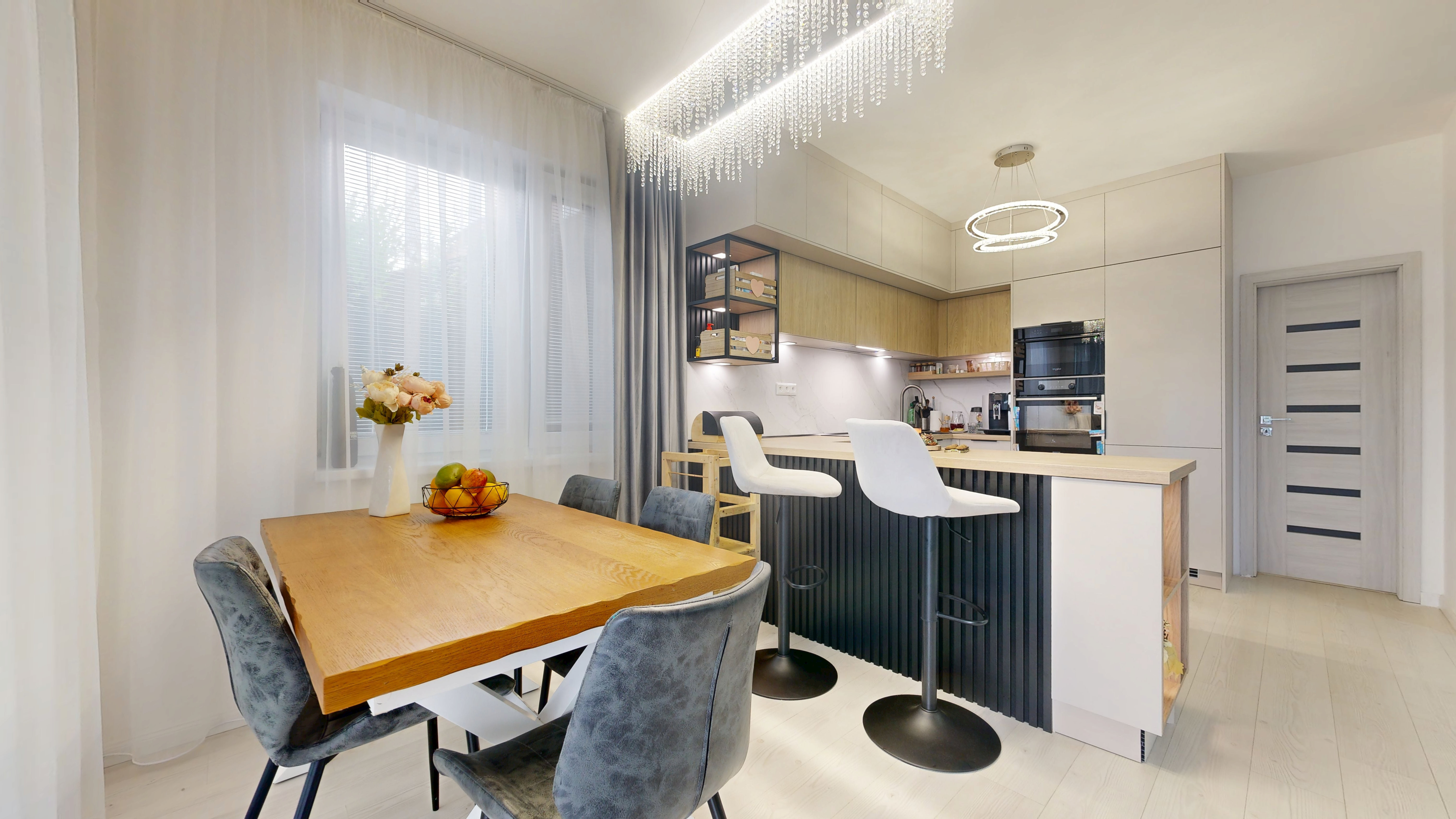 🏡 Nadštandardný 4-izbový rodinný dom s bazénom, zimnou terasou a veľkým pozemkom – Dvorníky