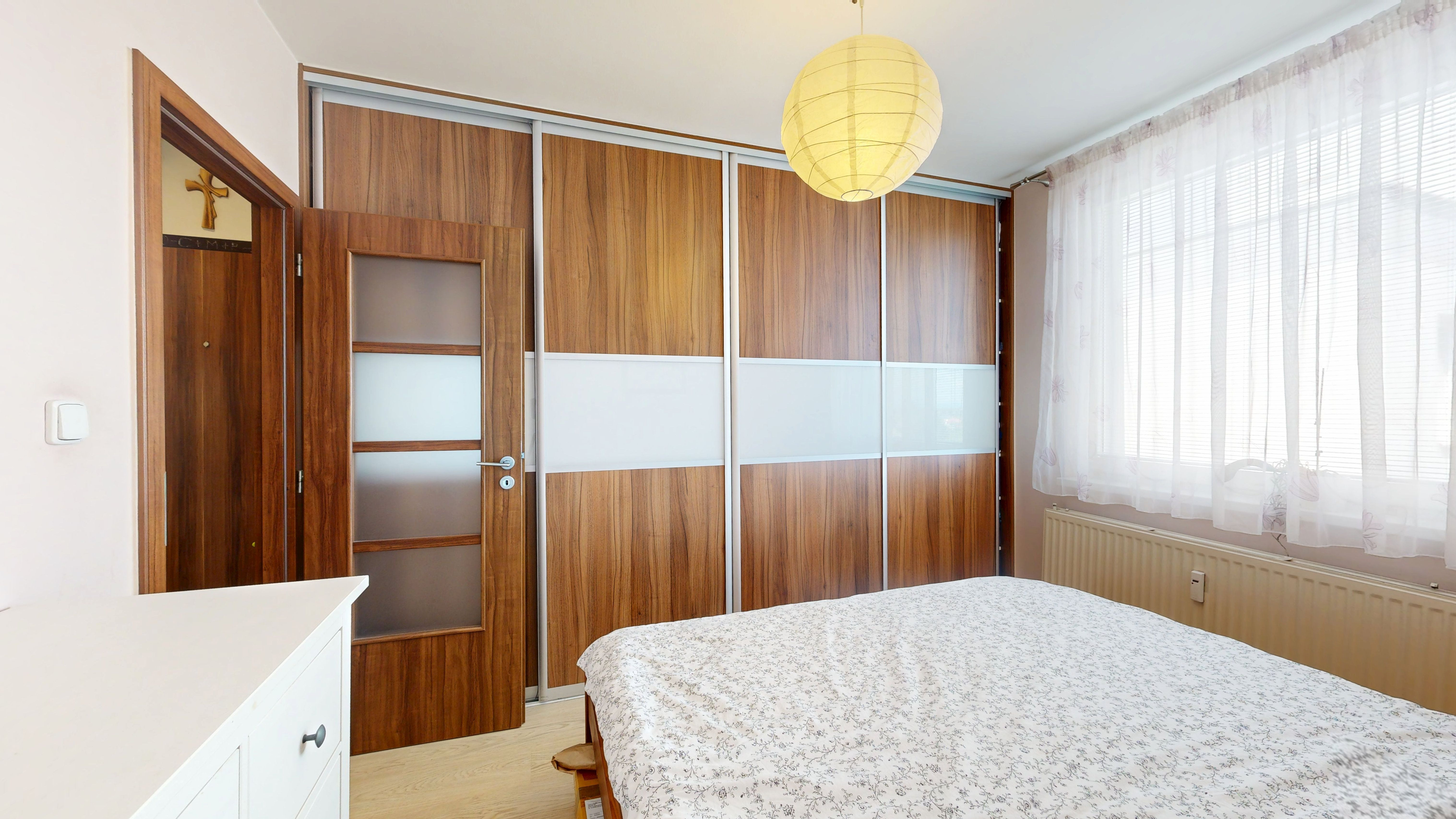 NOVÁ CENA!!Ponúkame na predaj priestranný 3-izbový byt s loggiou na sídlisku Hliny