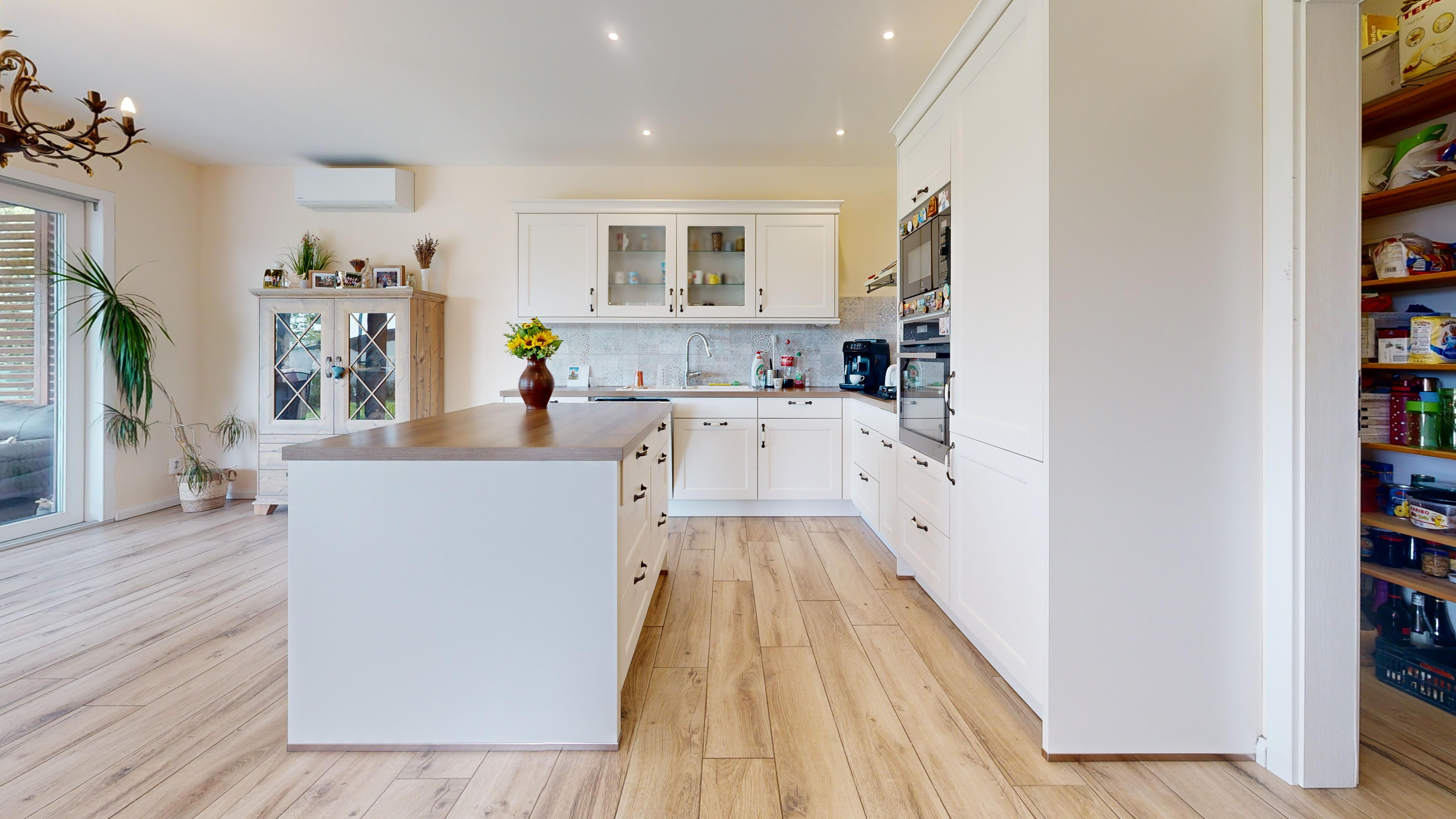 Na predaj priestranný rodinný dom v Slovenskej Novej Vsi