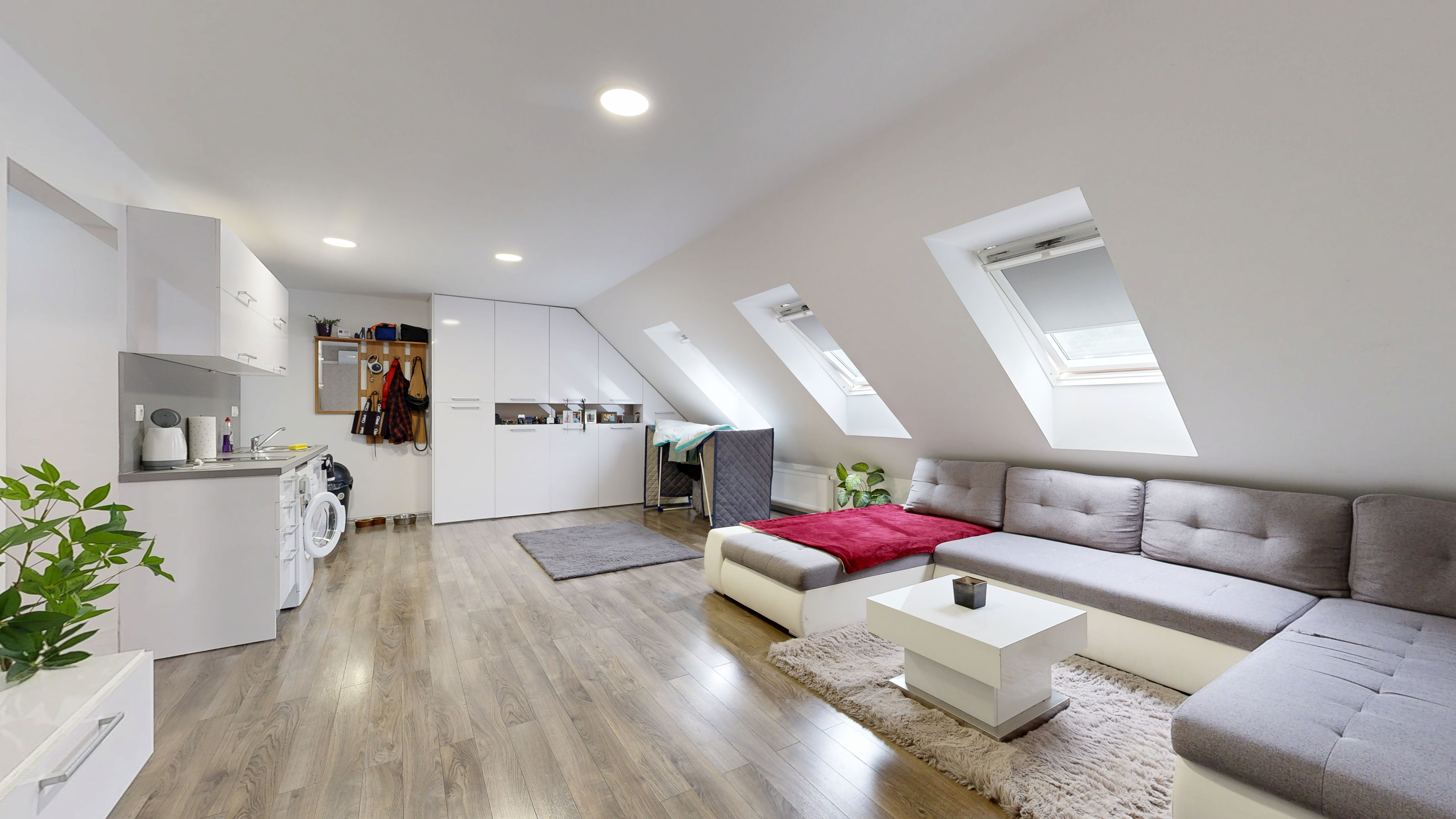 Bývajte priamo v historickom centre Trnavy a zároveň si užívajte súkromie v tichom vnútrobloku.