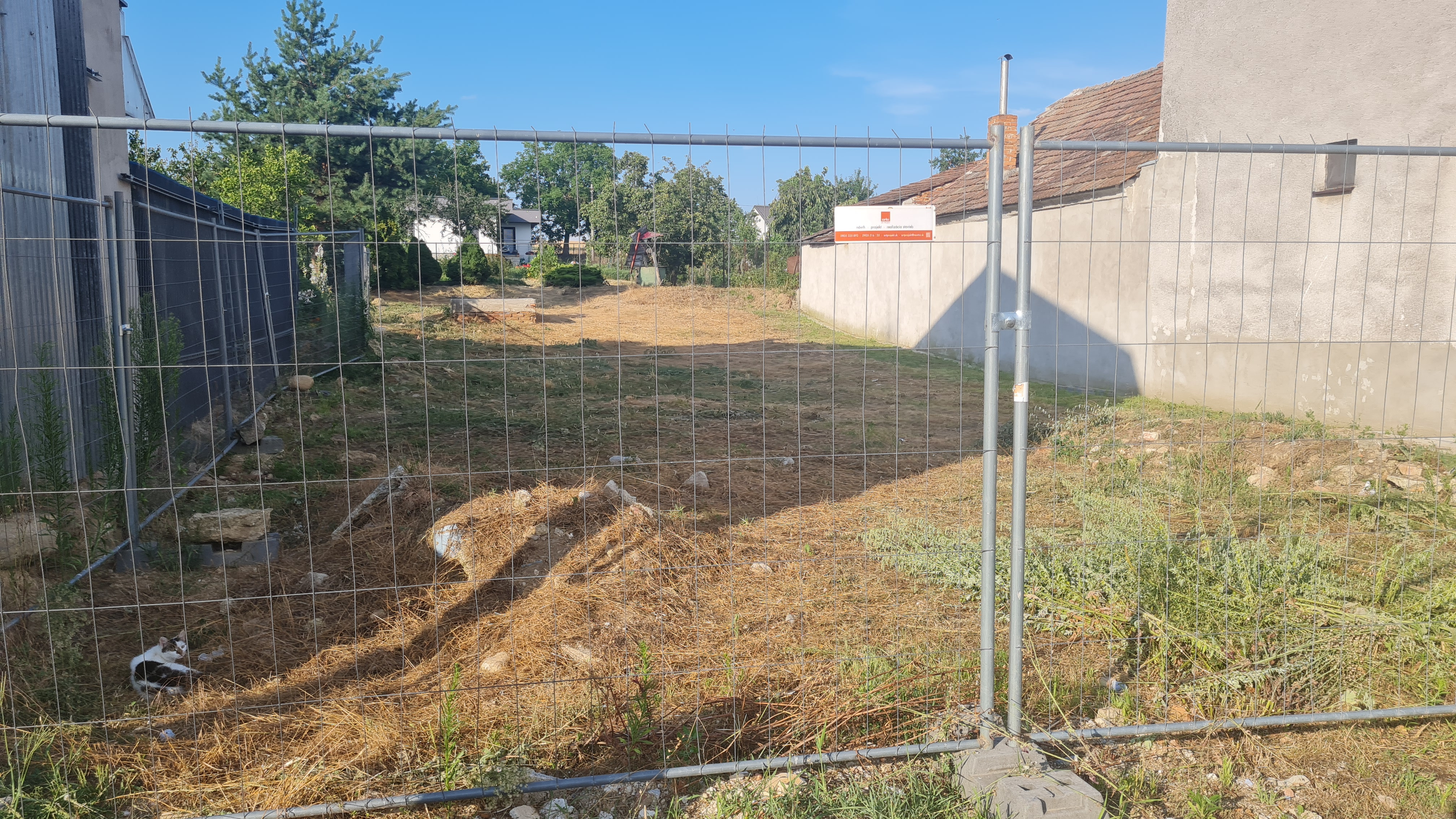 Pozemok s architektonickou štúdiou rodinného domu v obci Horné Dubové