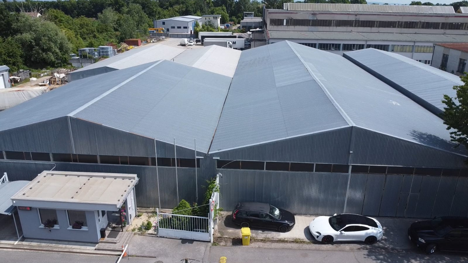 ZNÍŽENÁ CENA! Predaj haly na Skladovej ulici v Trnave - Skvelá investičná príležitosť!