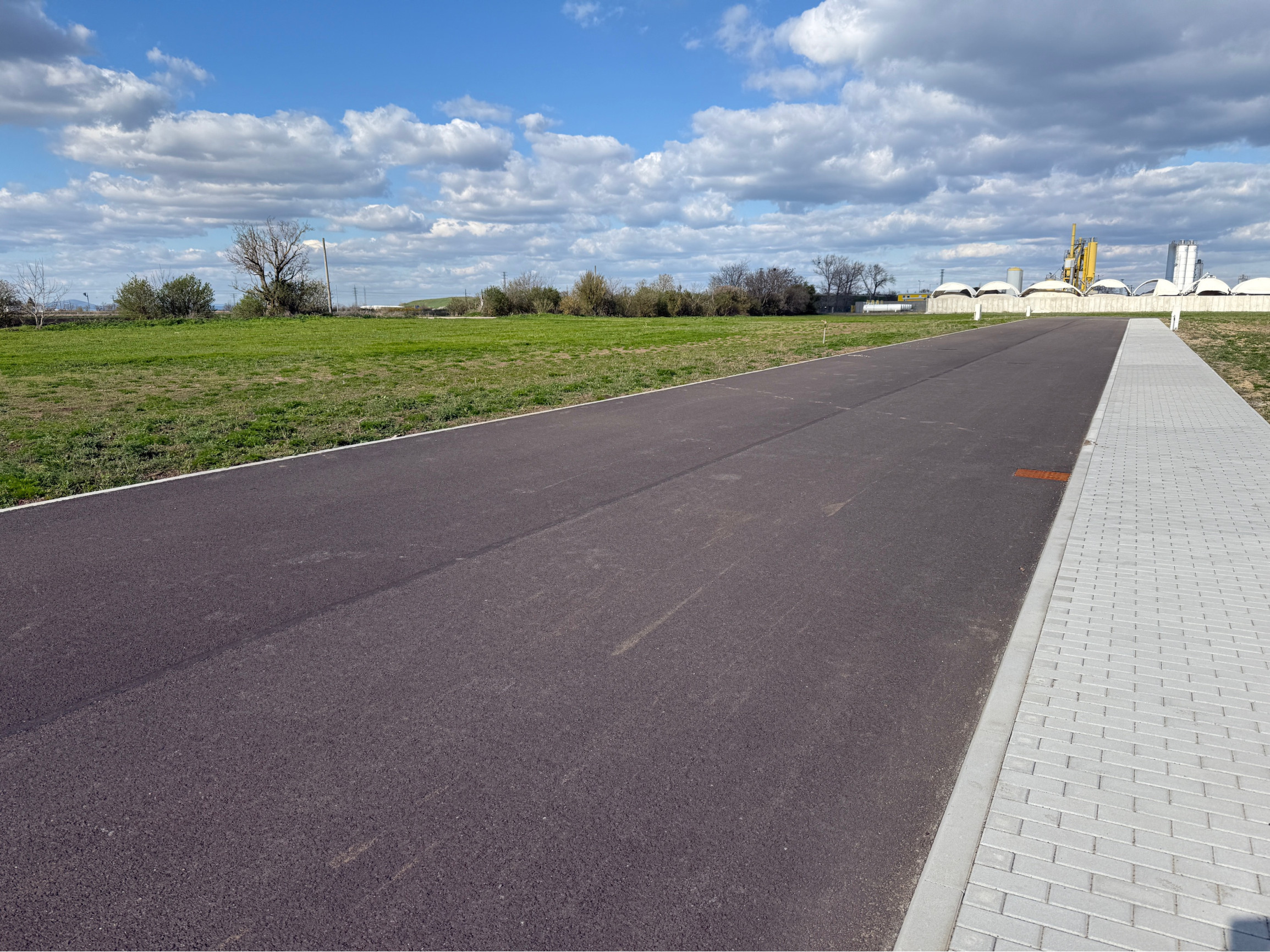 Predaj priemyselného pozemku v tesnej blízkosti Trnavy