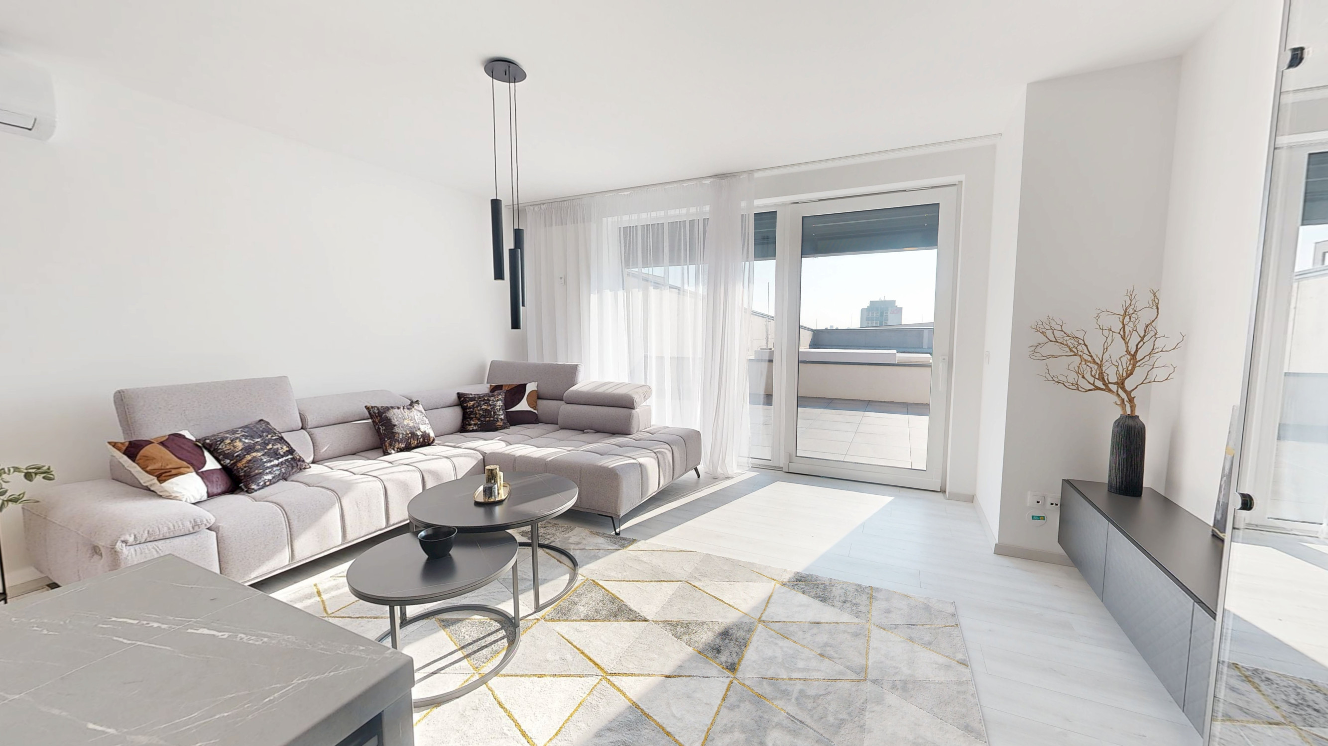 Na predaj!!! Priestranný moderný 4-izbový byt v projekte Prúdy