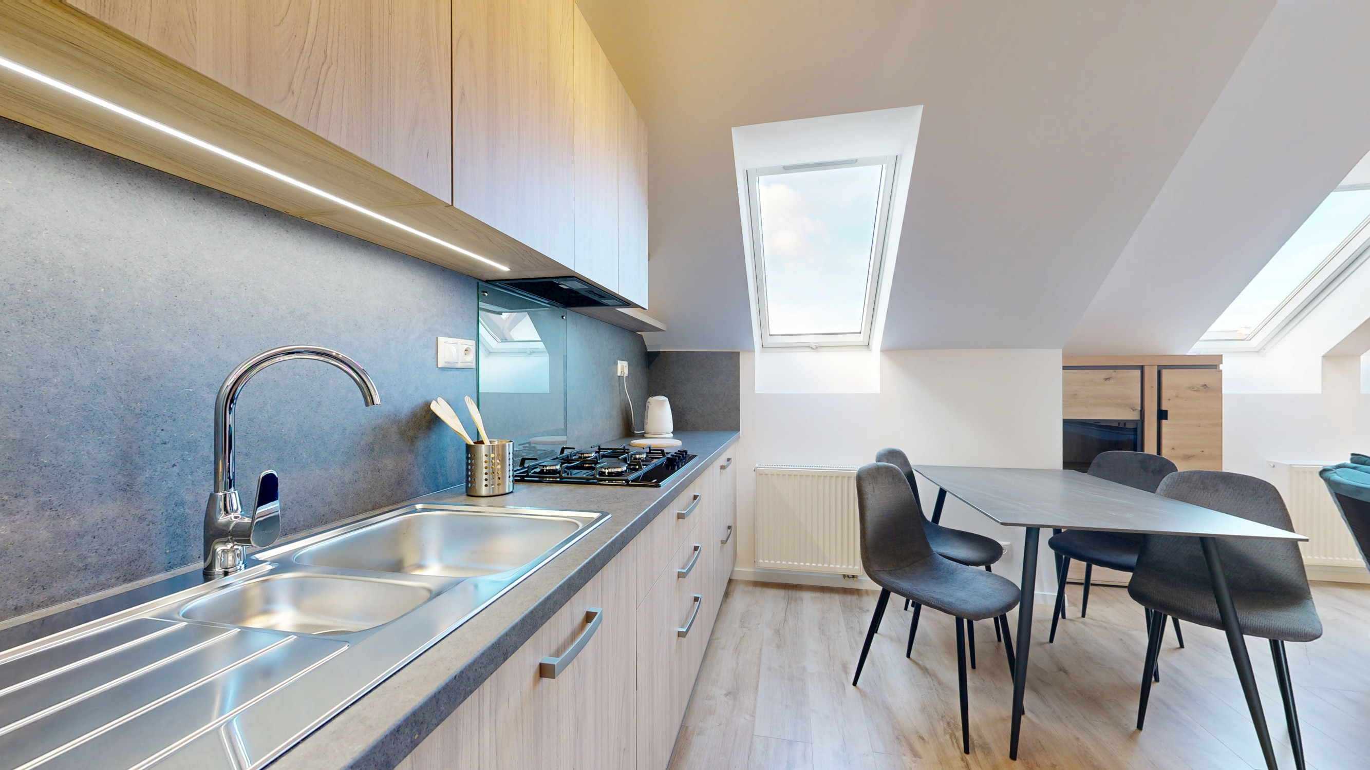 PRENÁJOM zariadený 2-izbový byt s parkovacím miestom