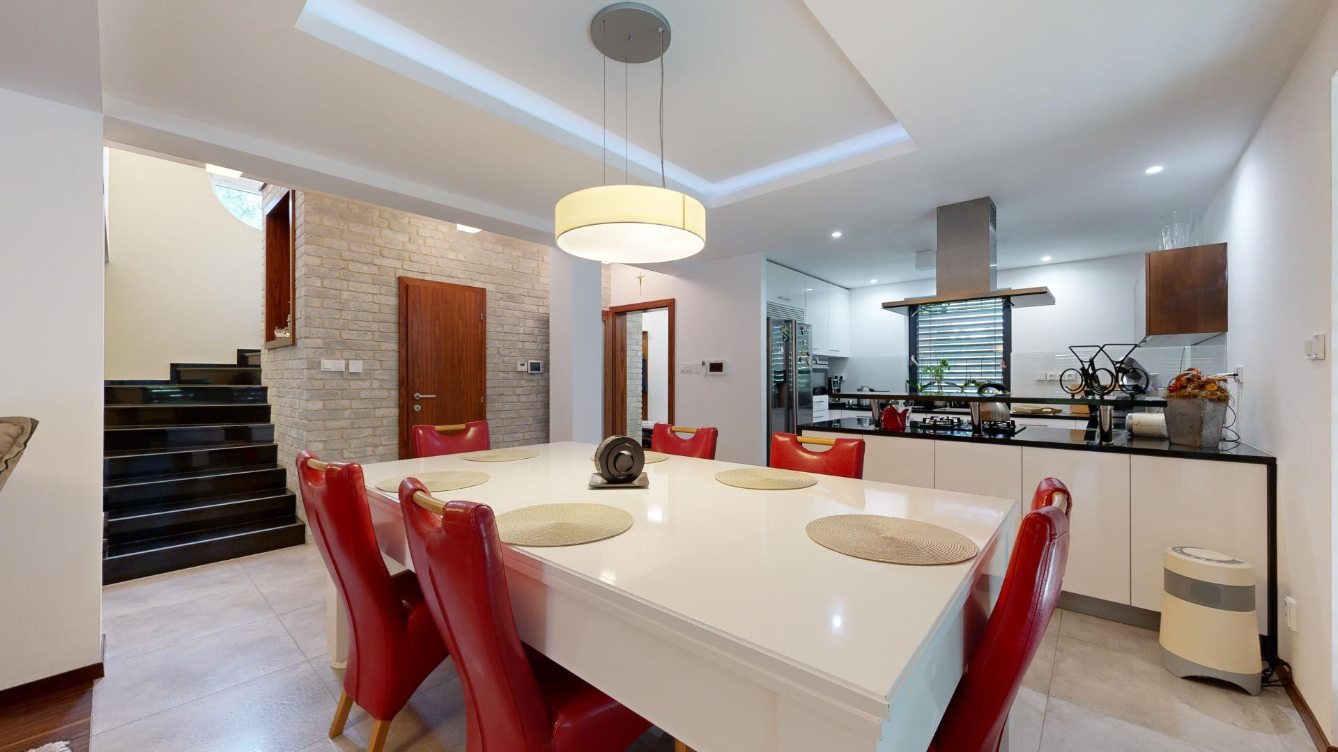 BÝVAJTE V NADŠTANDARTNOM DOME NA LUKRATÍVNOM MIESTE!