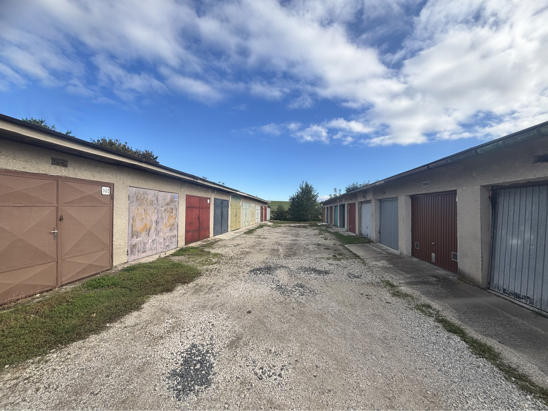 Na predaj: Samostatne stojaca murovaná garáž – Vrbové