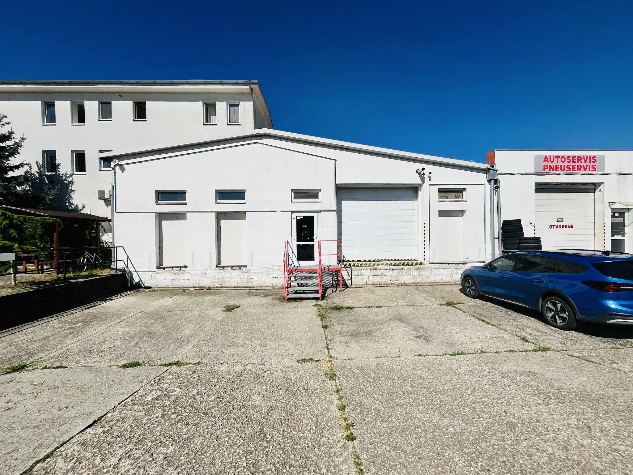 Na prenájom murovaný obchodno-skladový priestor s výmerou 408,60 m² v Senci