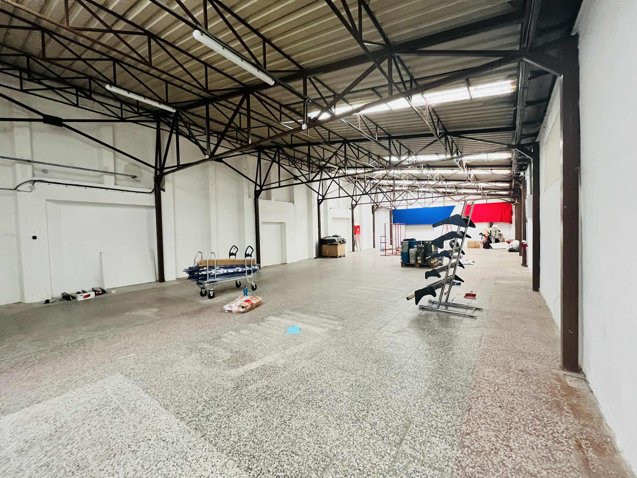 Na prenájom murovaný obchodno-skladový priestor s výmerou 408,60 m² v Senci