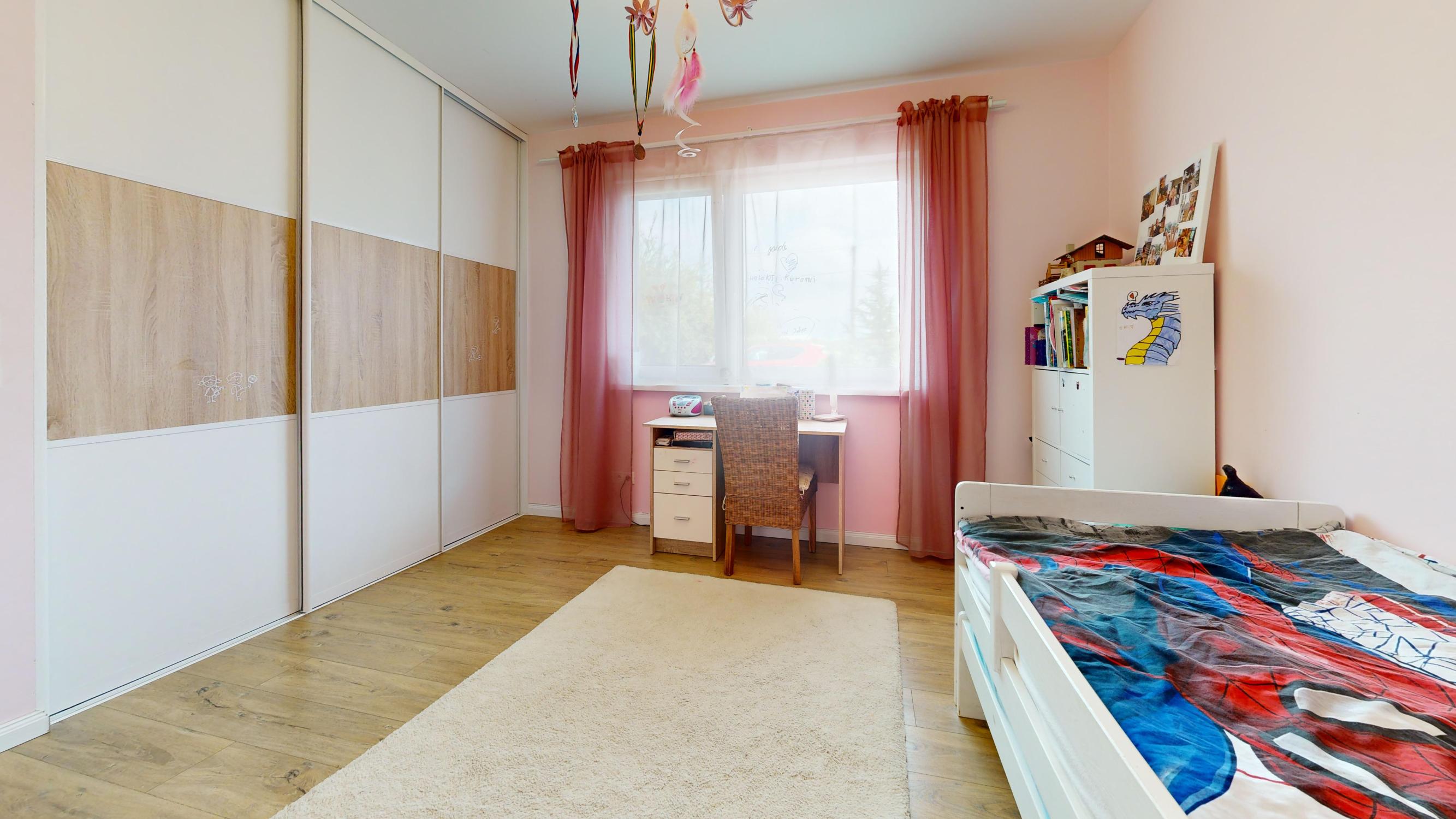 Na predaj priestranný rodinný dom v Slovenskej Novej Vsi.