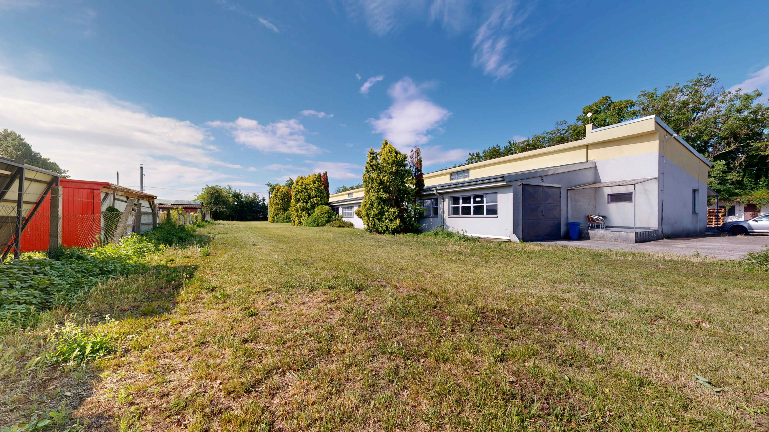 Na predaj priemyselná hala na okraji mesta Trnava – pozemok 2 500 m²