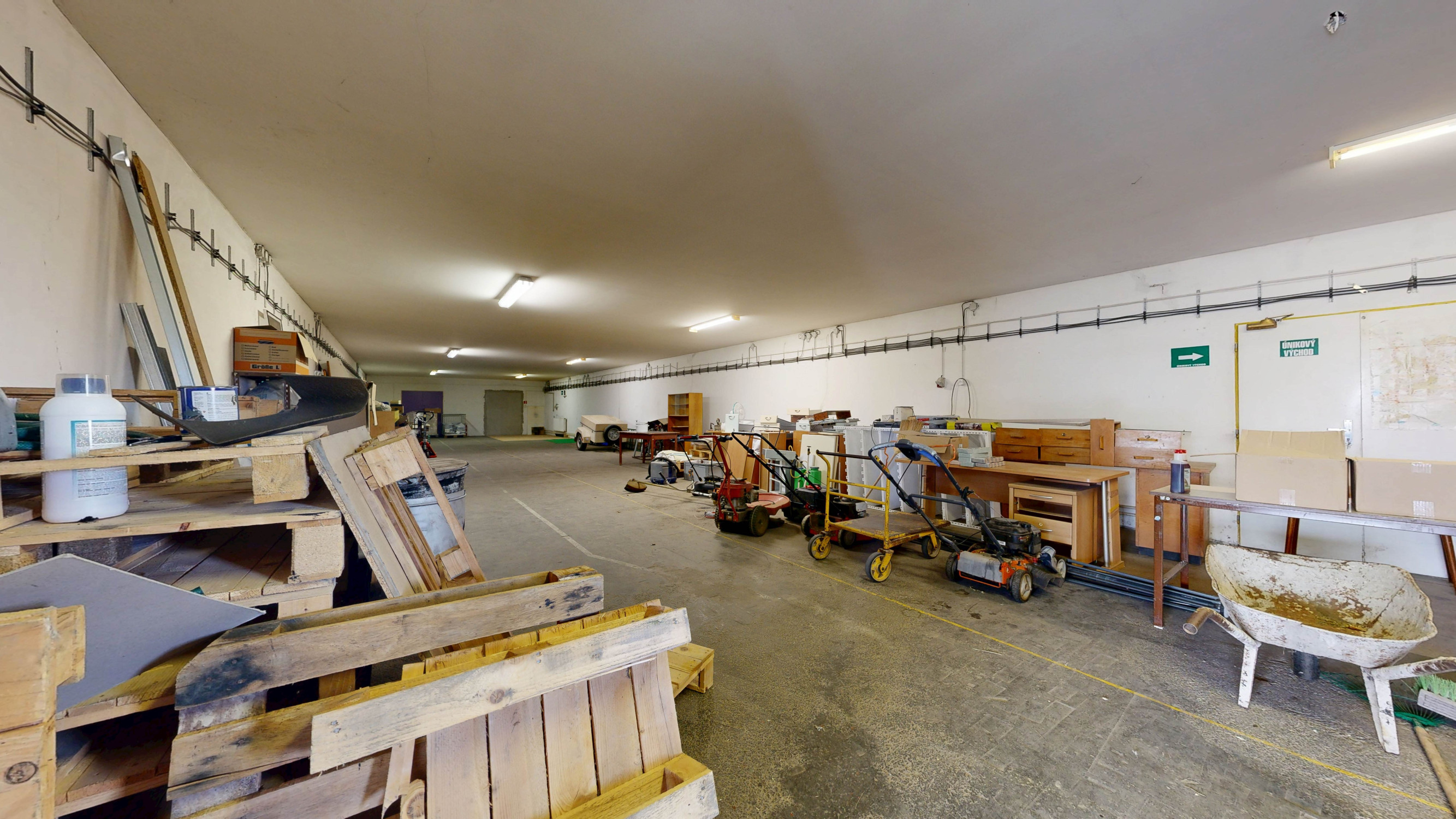 Na predaj priemyselná hala na okraji mesta Trnava – pozemok 2 500 m²