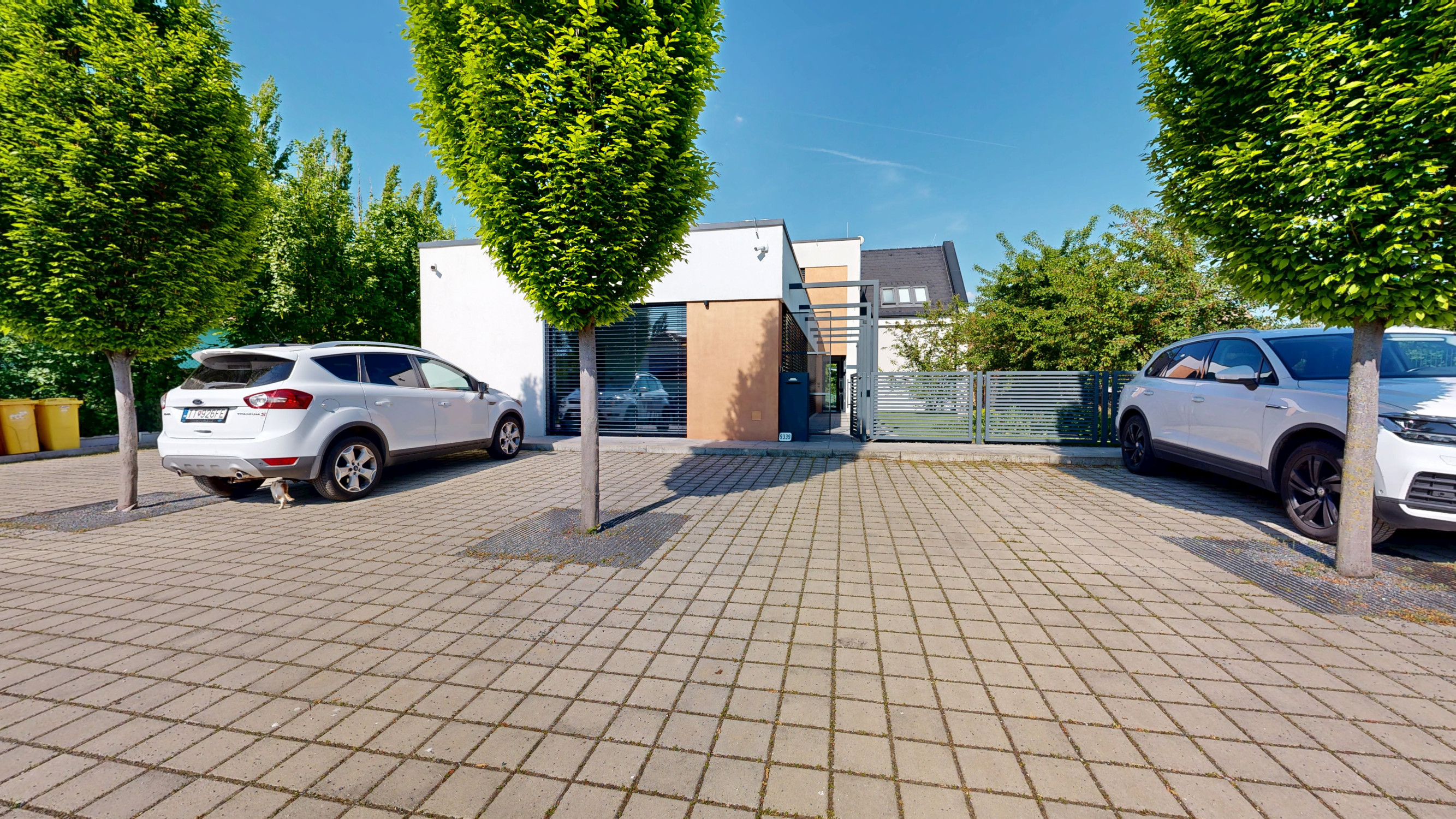 Na prenájom: moderný objekt s ateliérom – Oravné