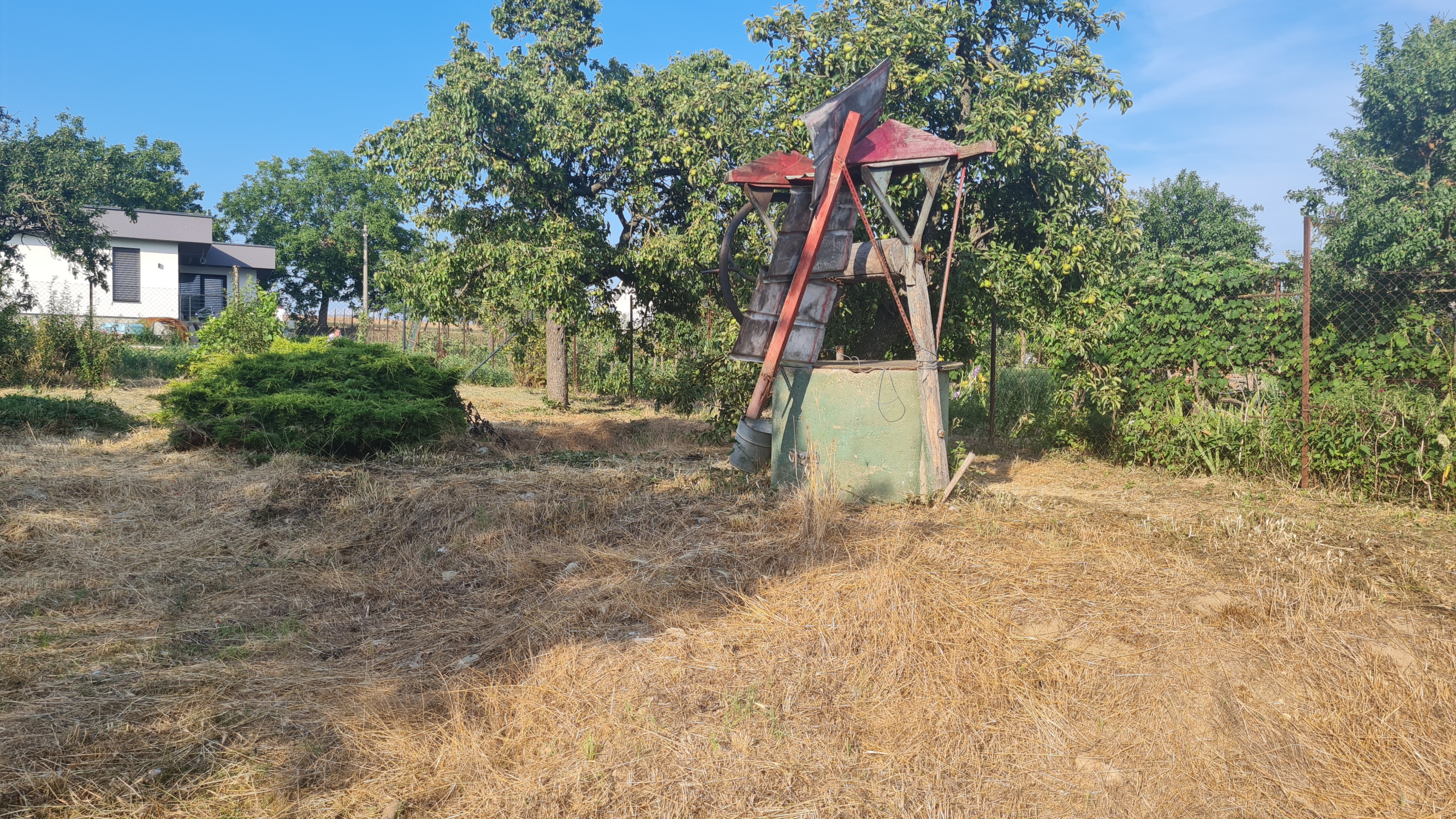 Pozemok s architektonickou štúdiou rodinného domu v obci Horné Dubové
