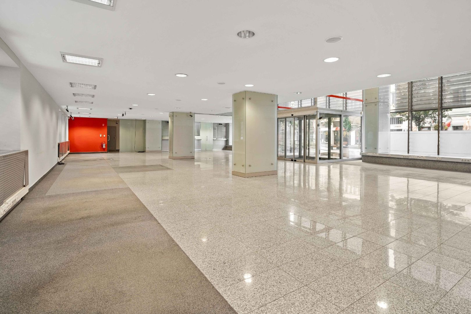 Na prenájom obchodné priestory na pešej zóne v centre mesta