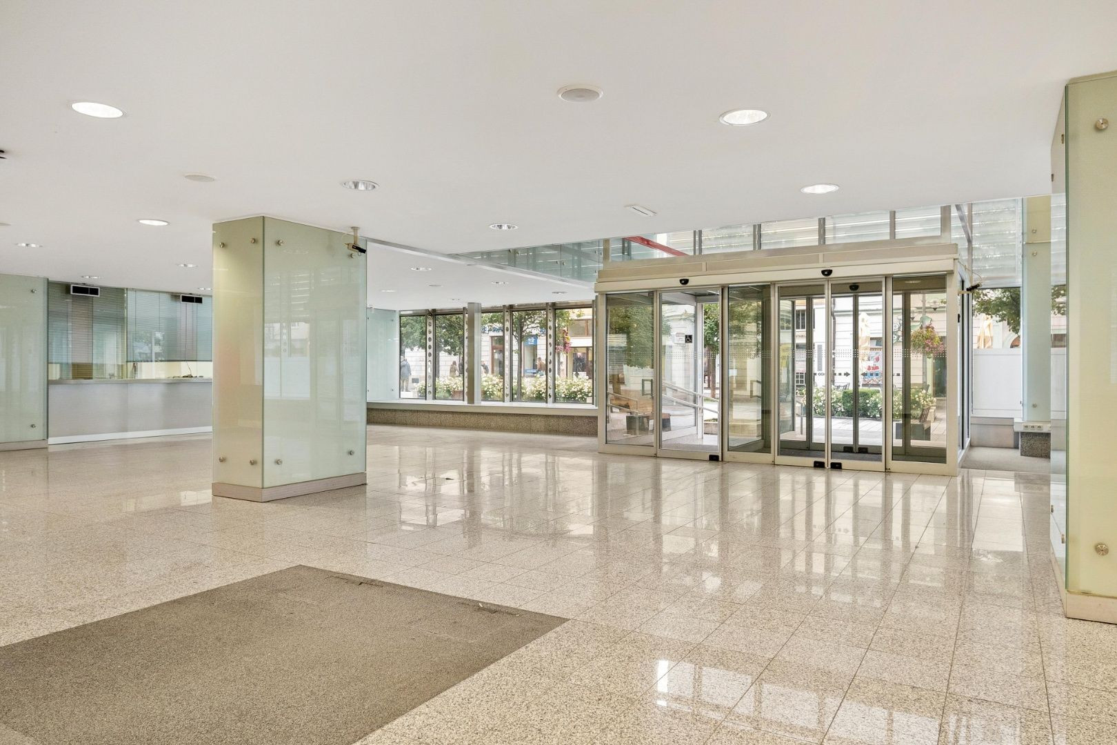 Na prenájom obchodné priestory na pešej zóne v centre mesta