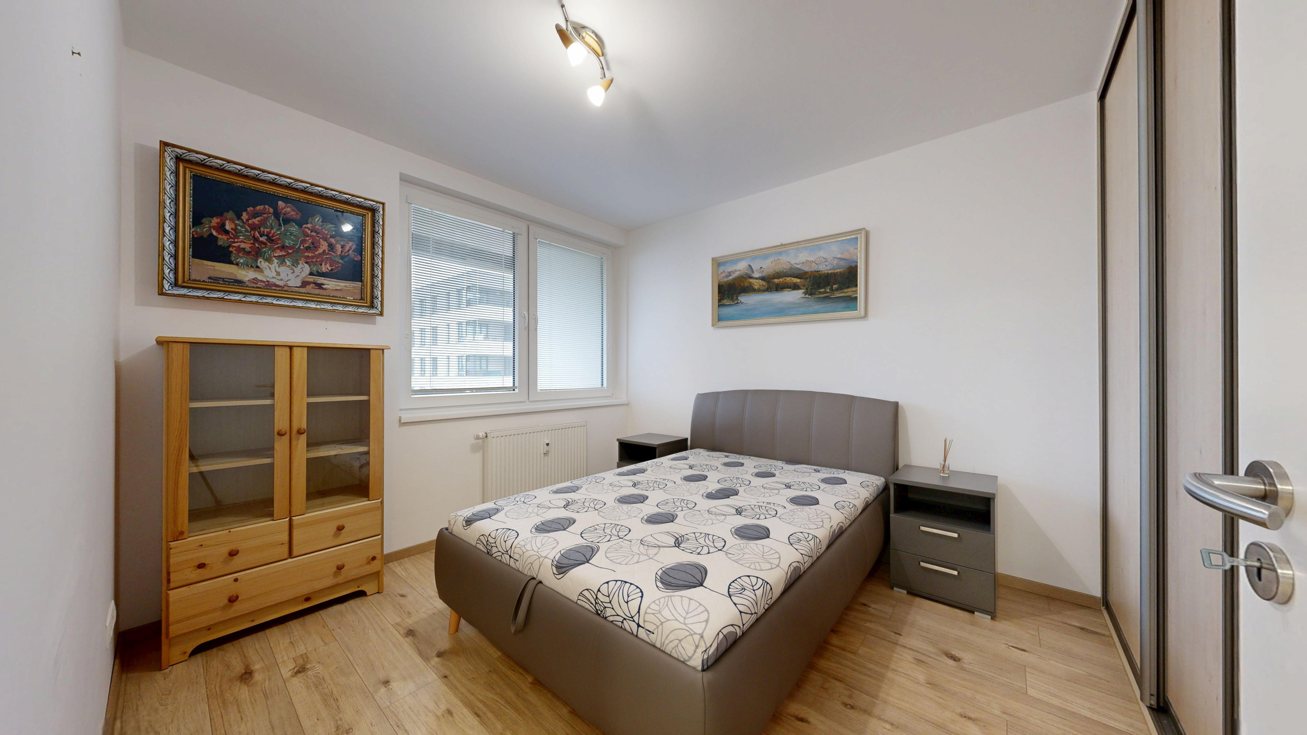 Na predaj zariadený 2-izbový apartmán v novostavbe Arboria